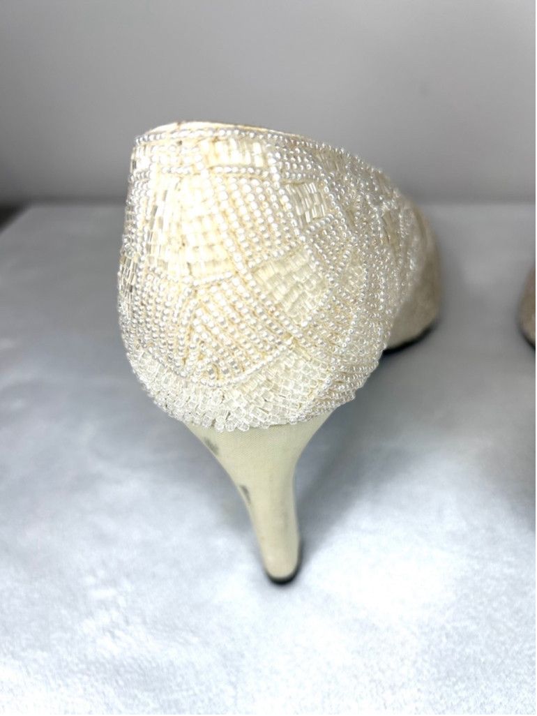 Other Vintage cream beaded Caparros Heels, Size 9, Off-white Size US 9 / IT 39 - 11 Thumbnail