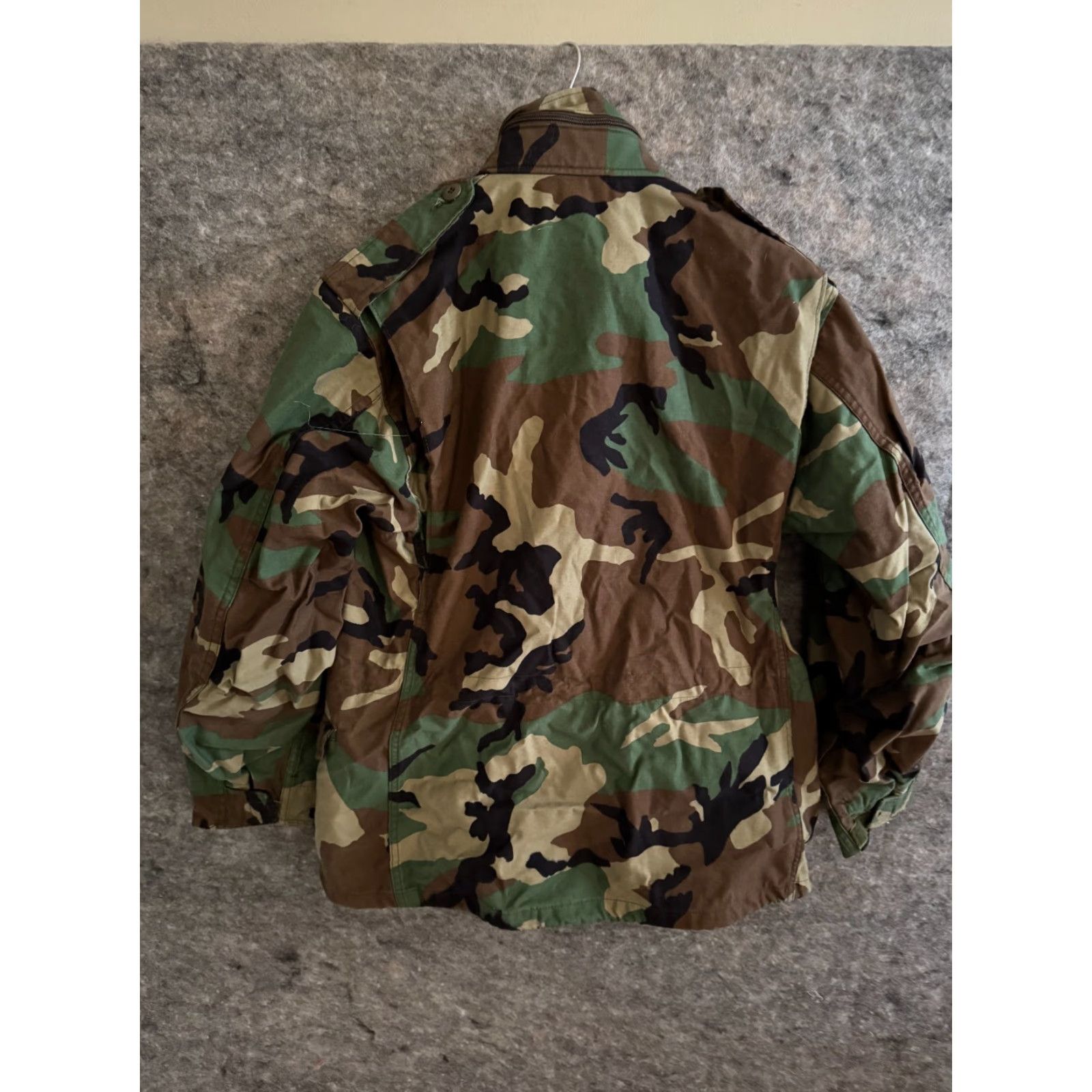 Vintage VINTAGE USGI M-65 BDU Field Coat Jacket Short Medium Woodland Army Camo Camouflage Jacket Mens Winter Overcoat Size US 31 - 3 Thumbnail
