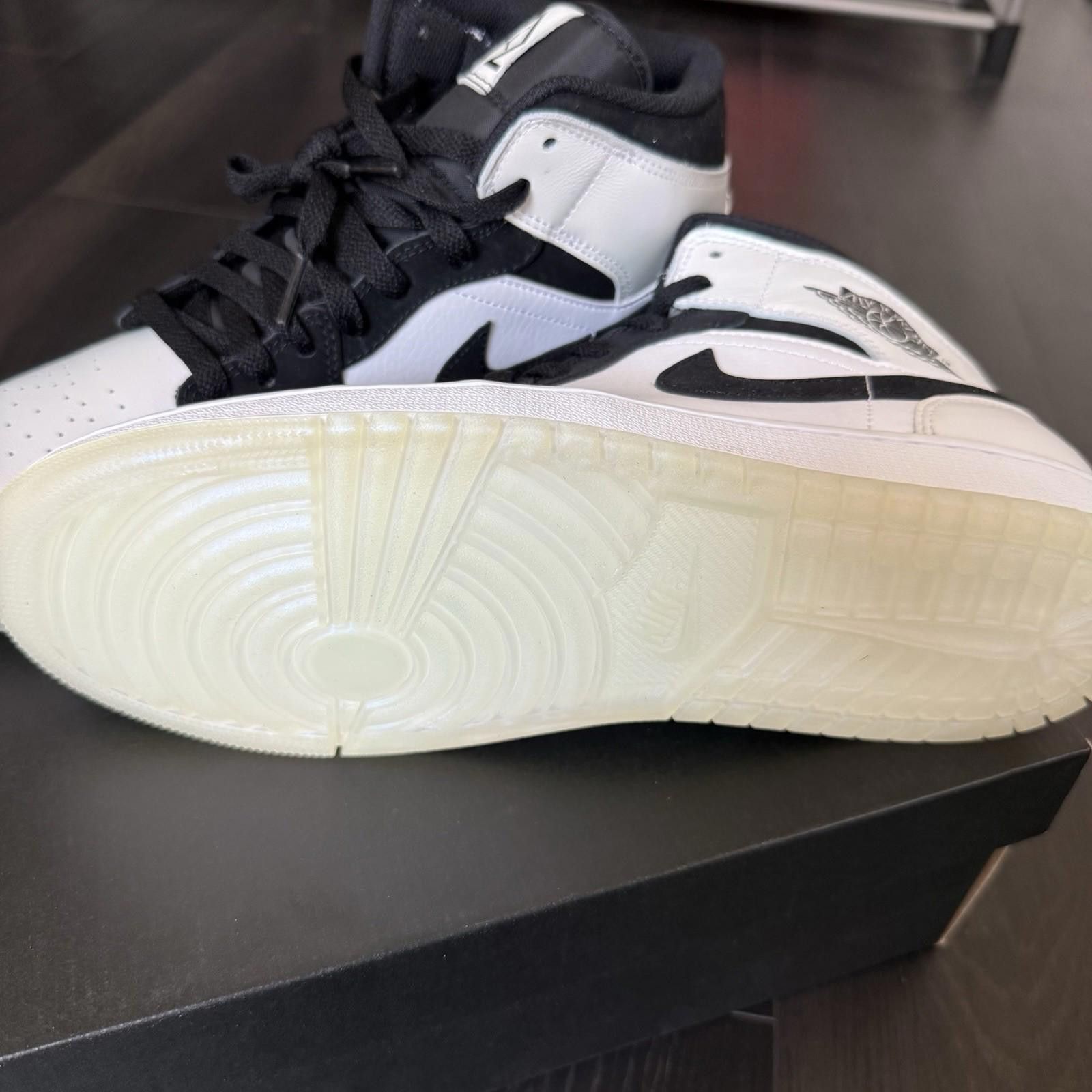 Jordan Brand BRAND NEW JORDAN 1 MID SE DIAMOND SHORTS 2022 SIZE 10.5 Size US 10.5 / EU 43-44 - 5 Thumbnail