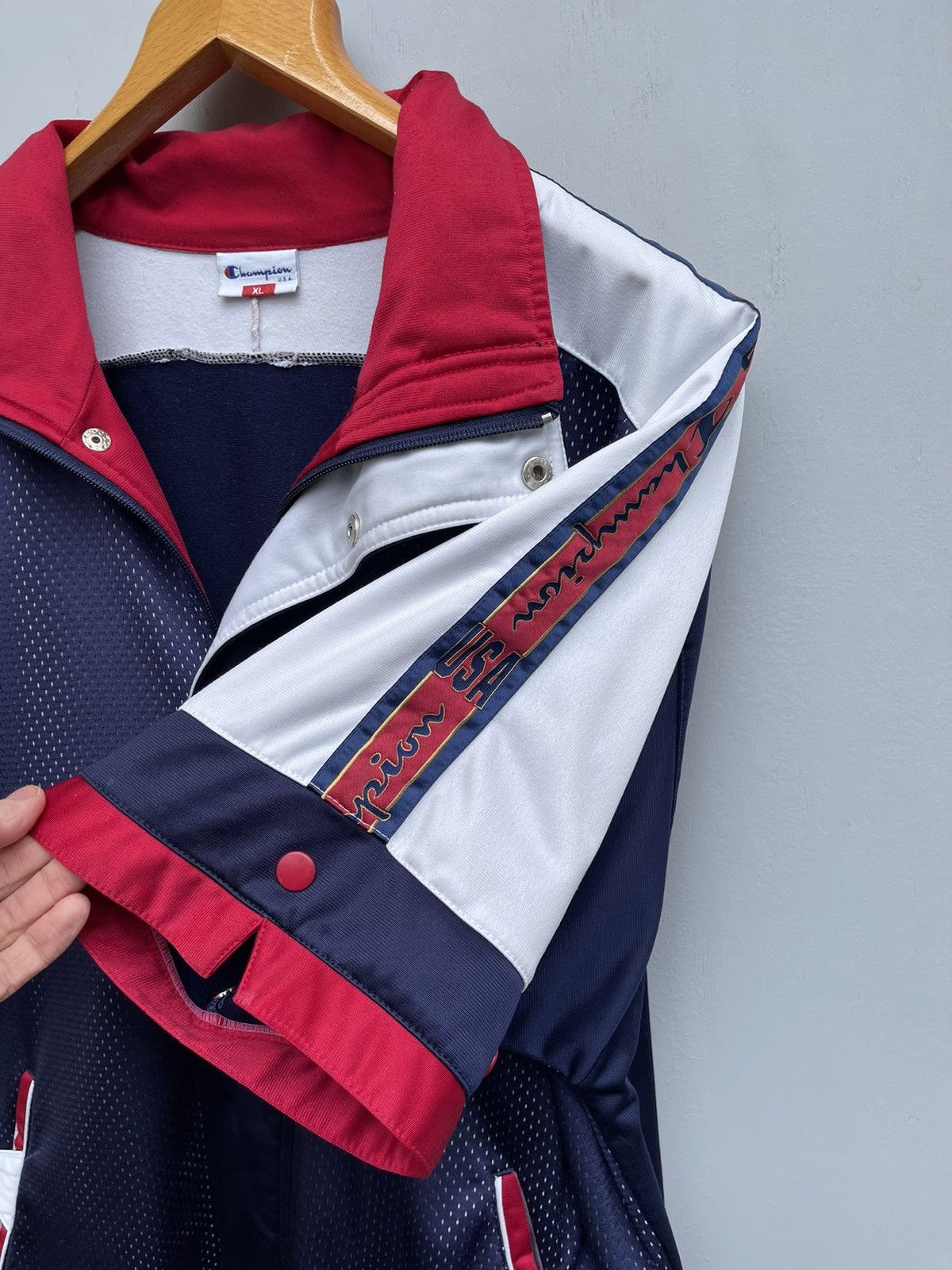 Champion 90's Champion USA Team NBA Olympics Short Sleeve Jacket Size US XL / EU 56 / 4 - 9 Thumbnail