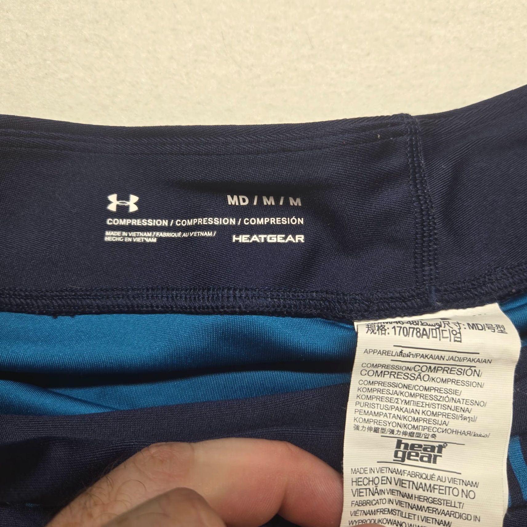 Under Armour Under Armour Leggings Cropped Yoga Pants Size Medium Multicolor Compression Womens Size 32" / US 10 / IT 46 - 2 Thumbnail