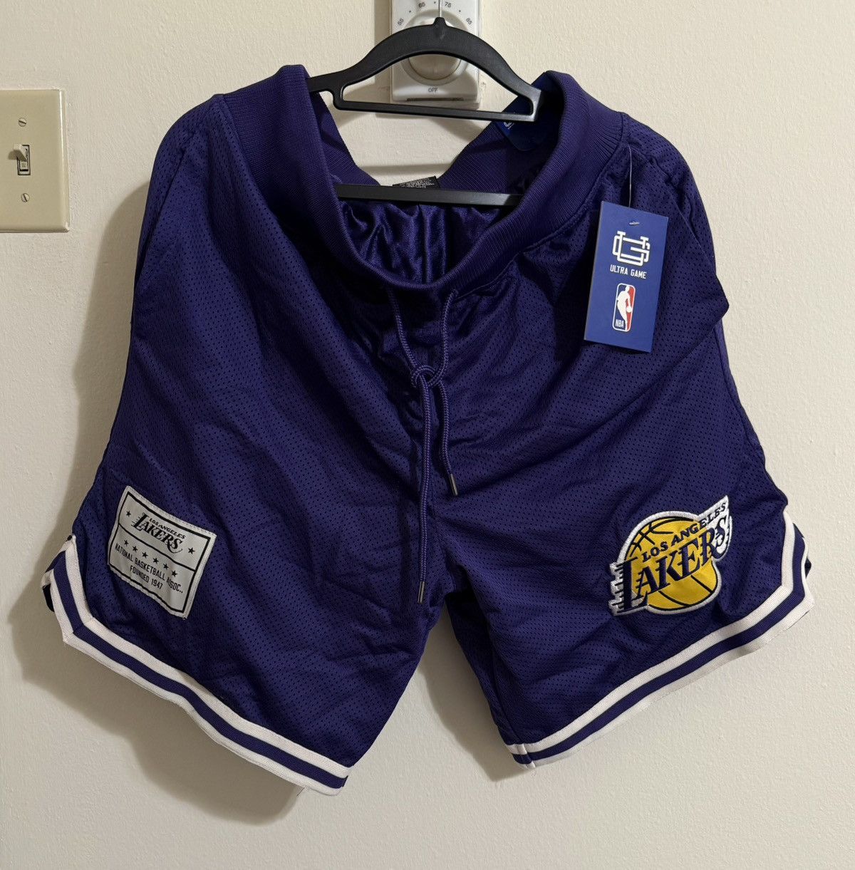 NBA Los Angeles Lakers Shorts Size US 32 / EU 48 - 1 Thumbnail