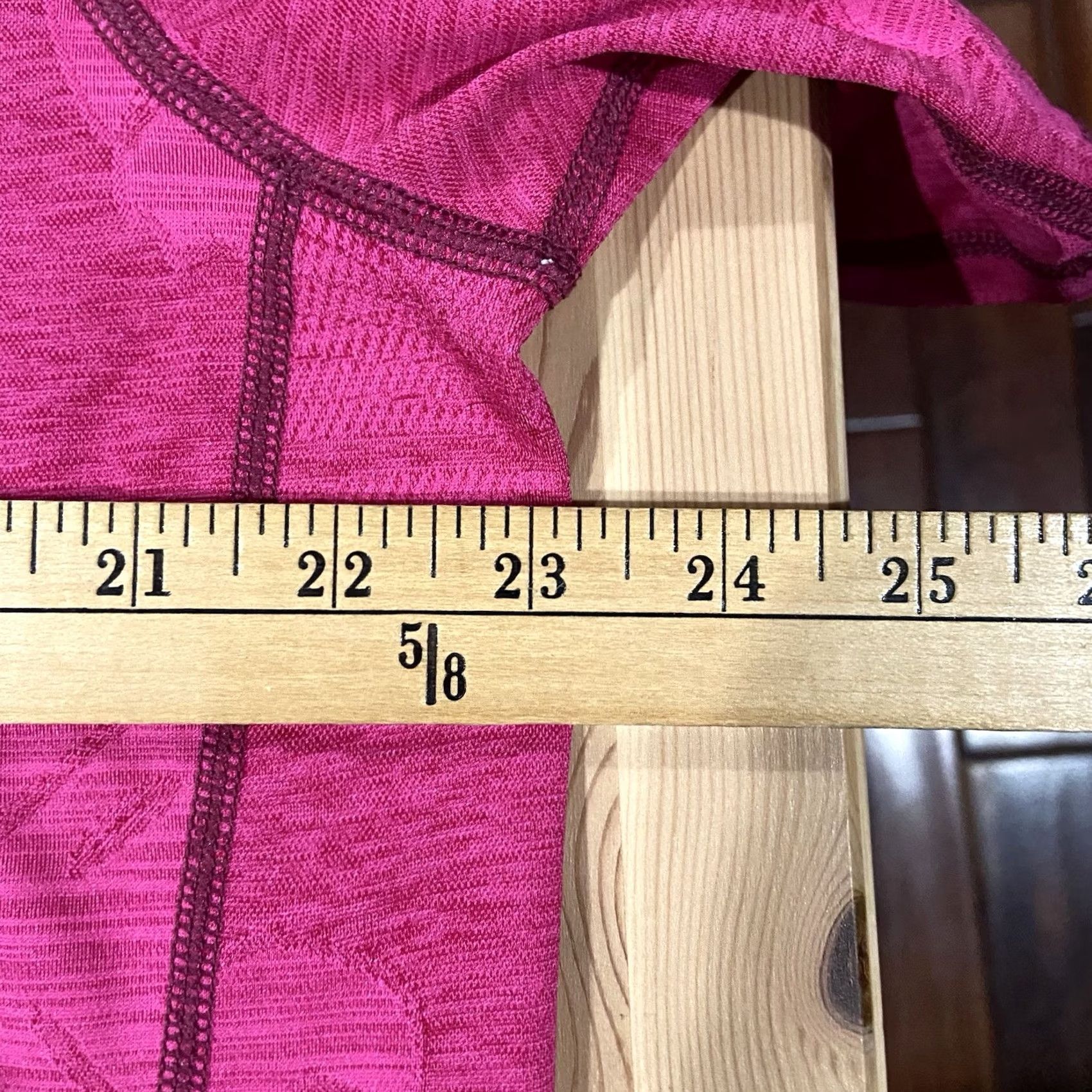 Tommy Bahama Tommy Bahama Shirt Mens Large Pink Island Zone Batik Leaves V Neck T-Shirt Design: Floral, Short Sleeve, Lightweight, Regular Fit Size US L / EU 52-54 / 3 - 5 Thumbnail