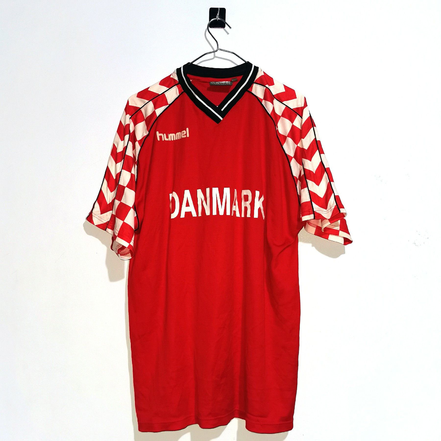 Hummel DENMARK 90s HOME STYLE CROATIA SHIRT Size US XL / EU 56 / 4 - 1 Thumbnail