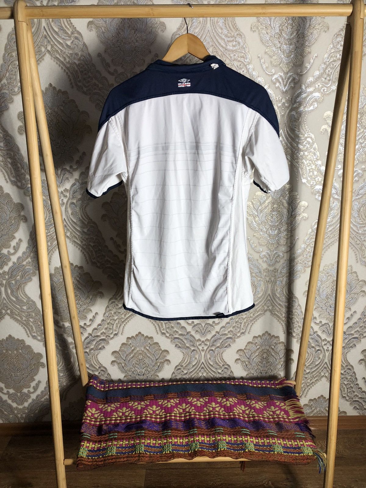 Vintage VERY RARE UMBRO ENGLAND RETRO SOCCER JERSEY MANCHESTER 90s Size US M / EU 48-50 / 2 - 7 Thumbnail