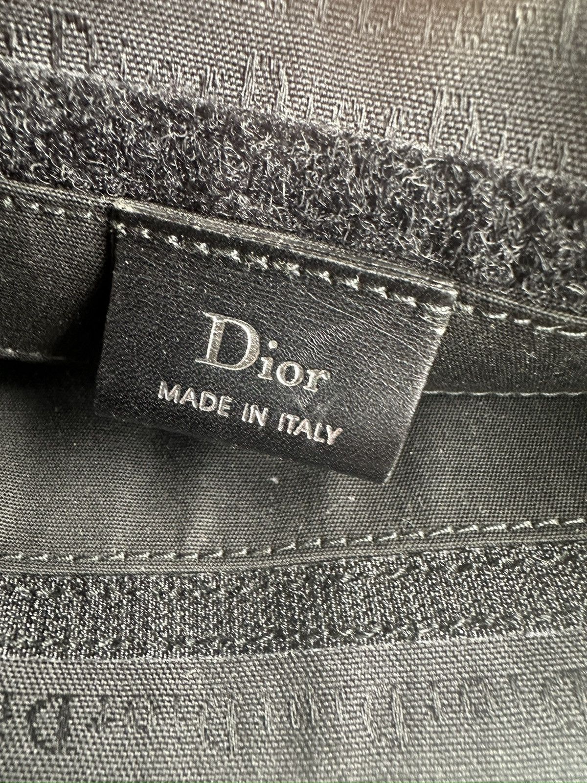 Dior × Hedi Slimane Dior Homme AW04 “Victim of the crime” monogram shoulder bag Size ONE SIZE - 8 Thumbnail
