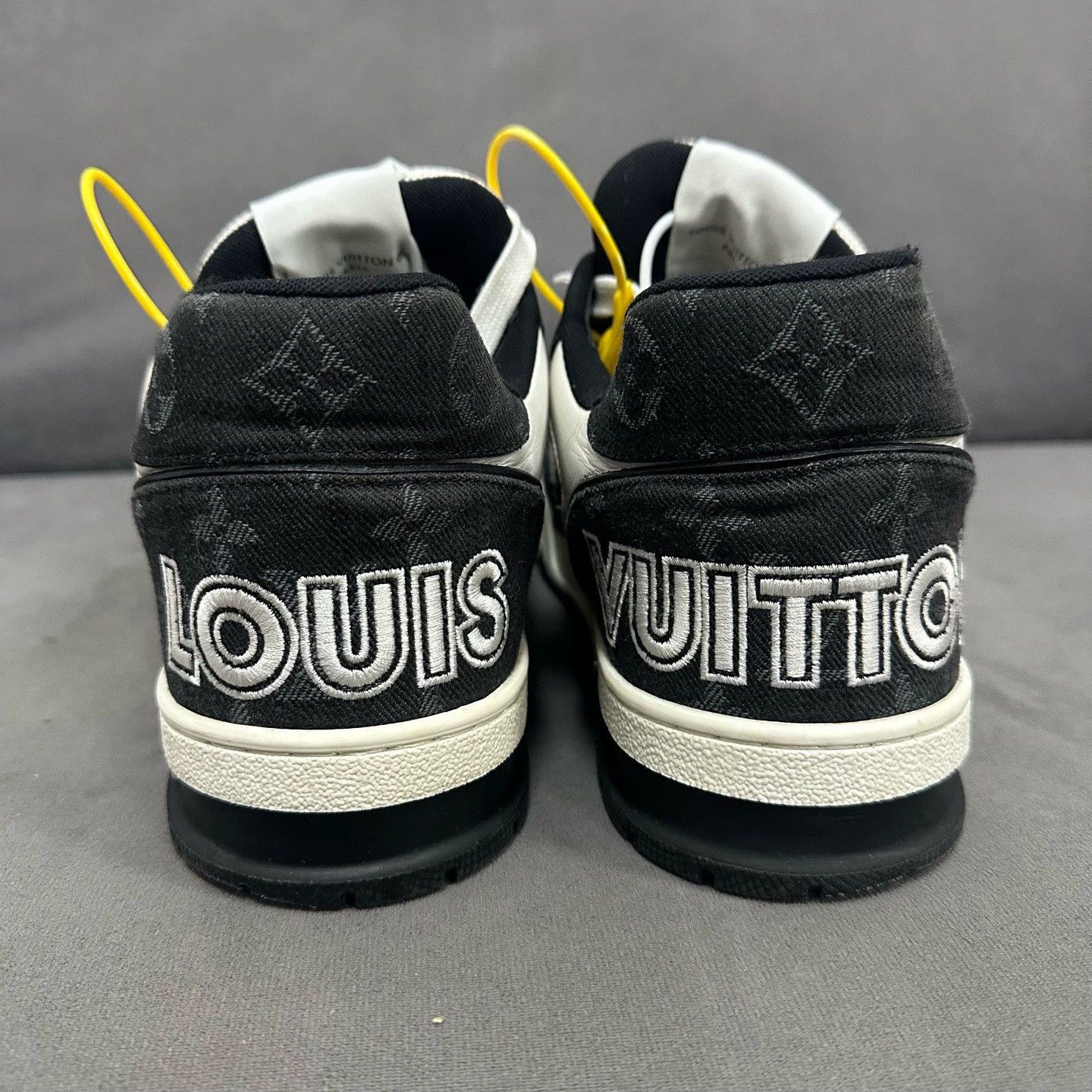 Louis Vuitton Size 42.5 / LV Trainer with straps, black and white Size US 9.5 / EU 42-43 - 2 Thumbnail