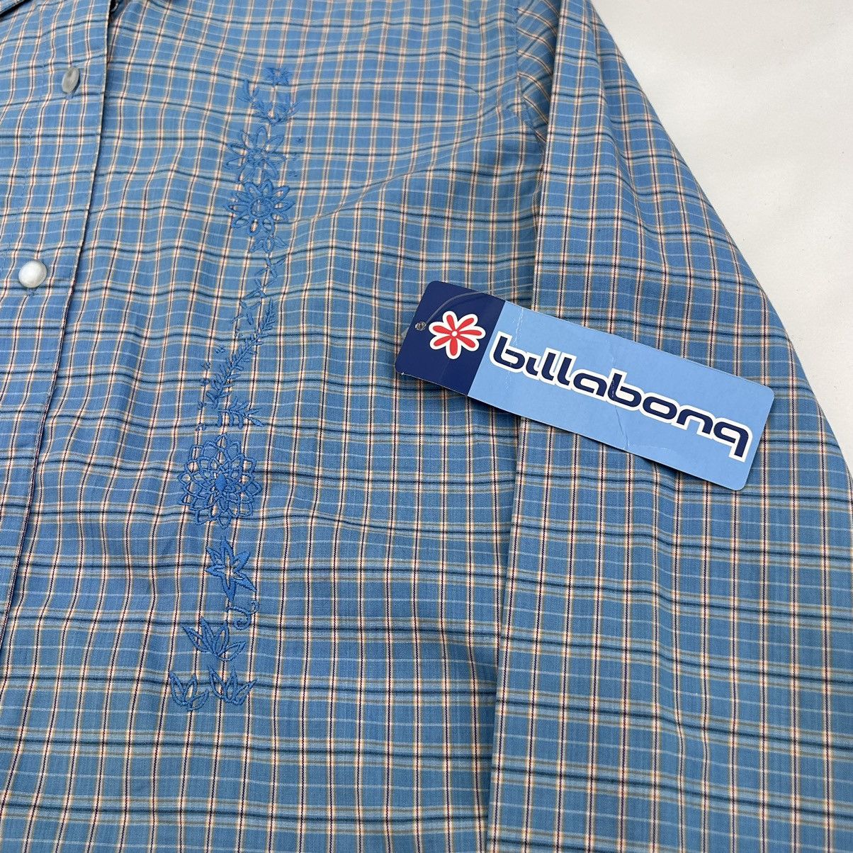 Billabong Vintage Y2K Billabong Embroidered Shirt Size Women’s Medium Size M / US 6-8 / IT 42-44 - 2 Thumbnail