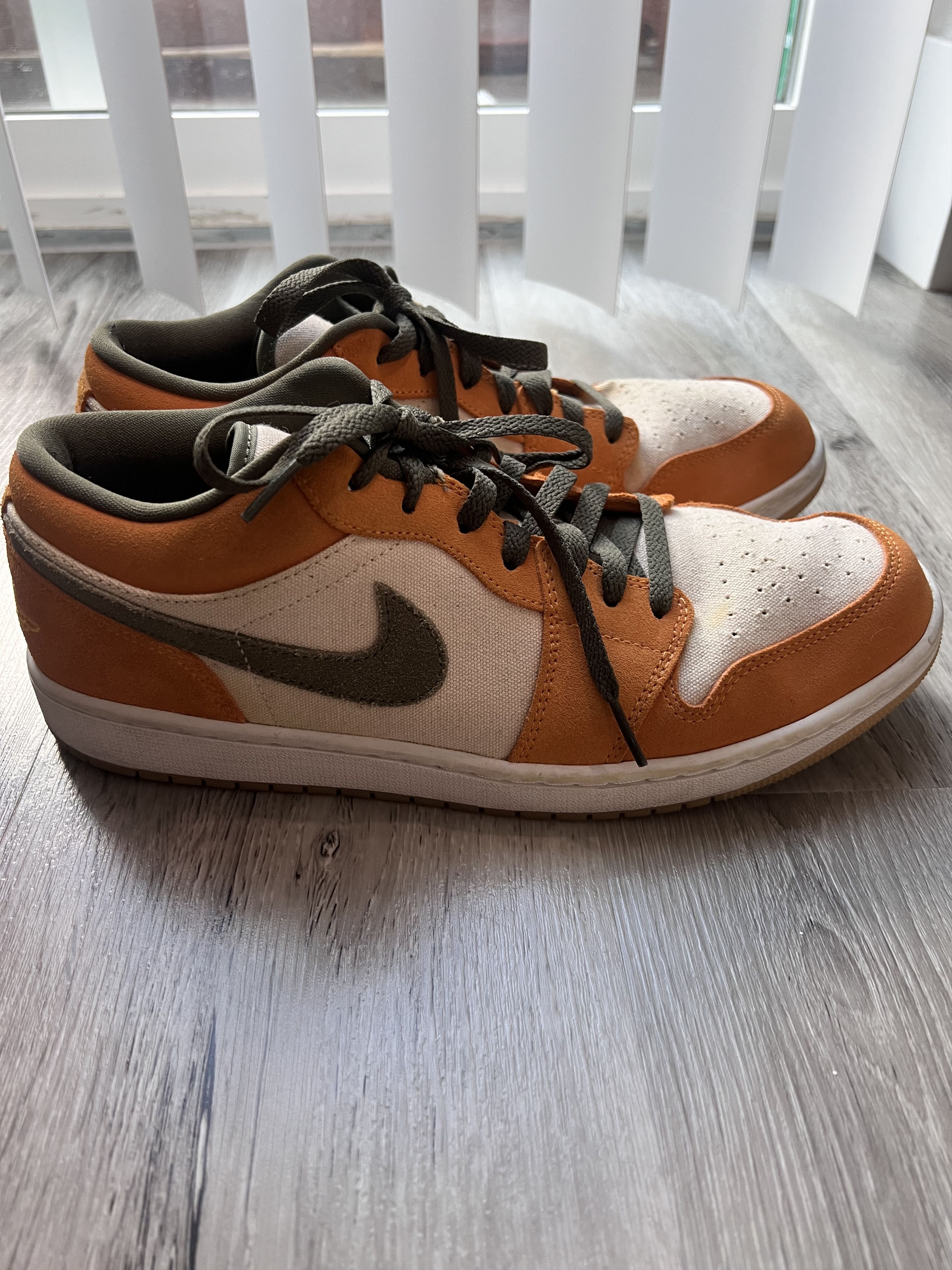 Nike Air Jordan 1 Low SE 'Light Curry' Size US 10.5 / EU 43-44 - 6 Thumbnail