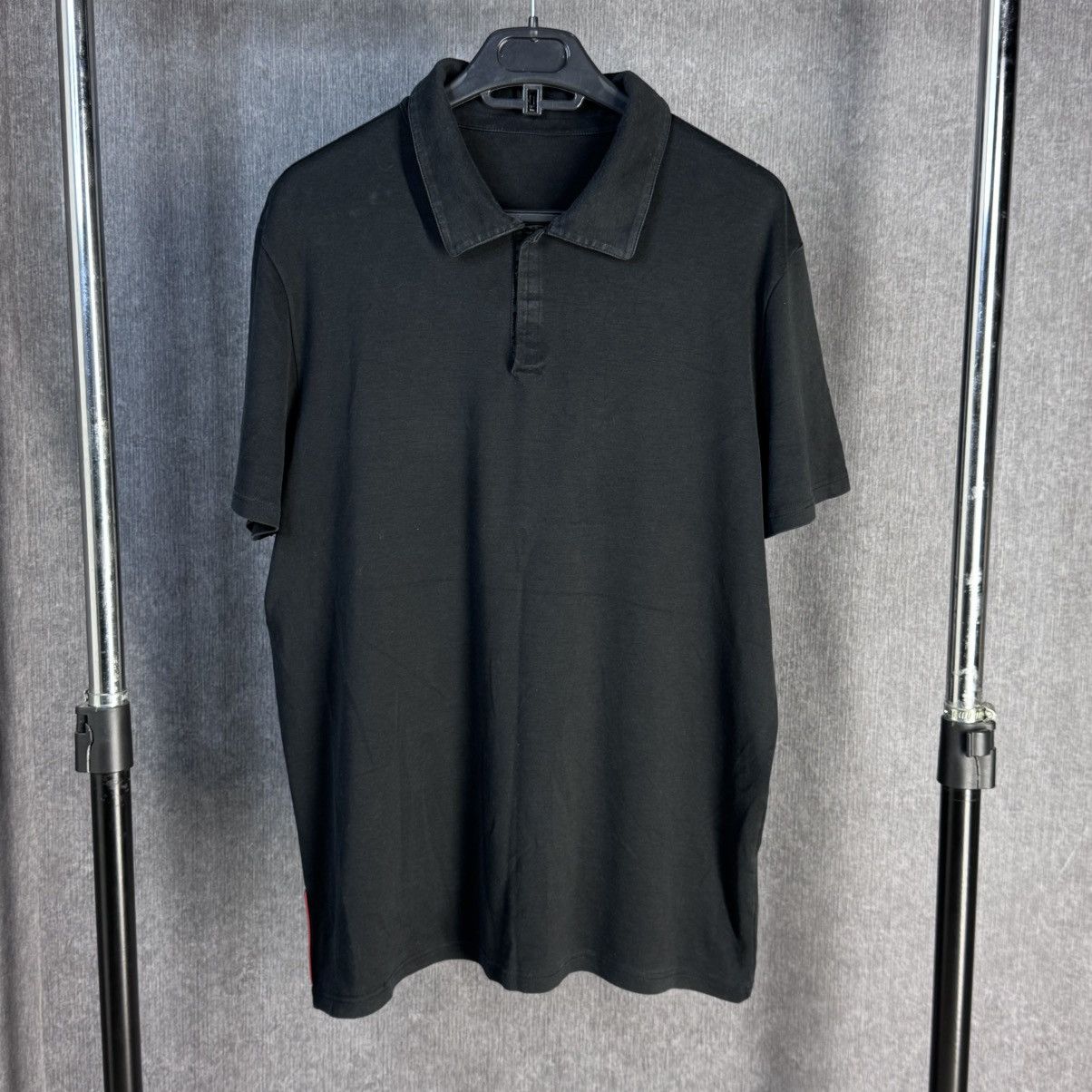 Prada Prada red tab polos shirt luxury rare t shirt polo Size US L / EU 52-54 / 3 - 1 Thumbnail