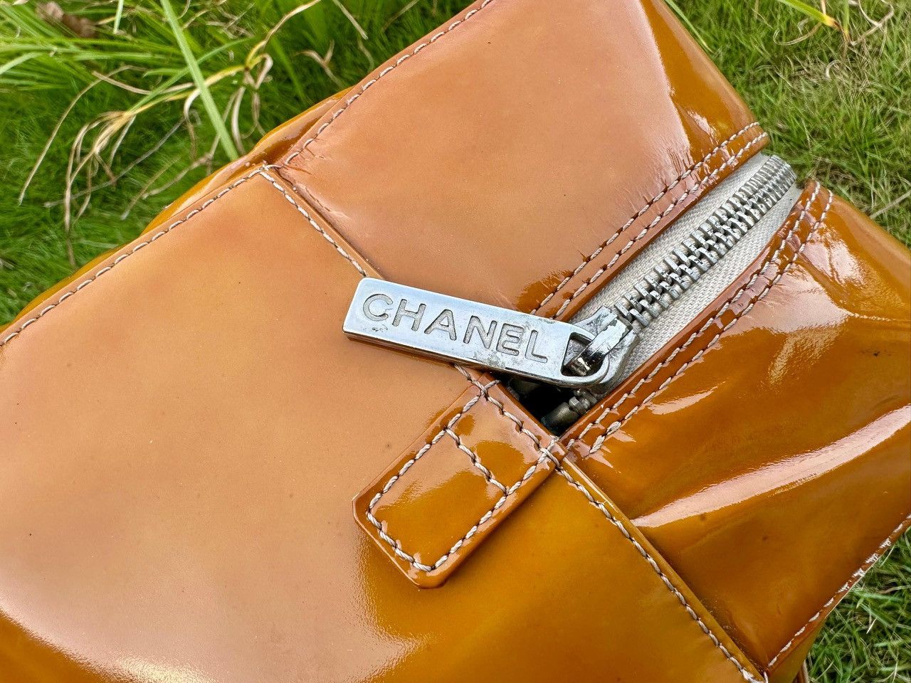 Chanel Chanel Coco Mark Chocolate Bar Patent Leather Bowler Size ONE SIZE - 9 Thumbnail