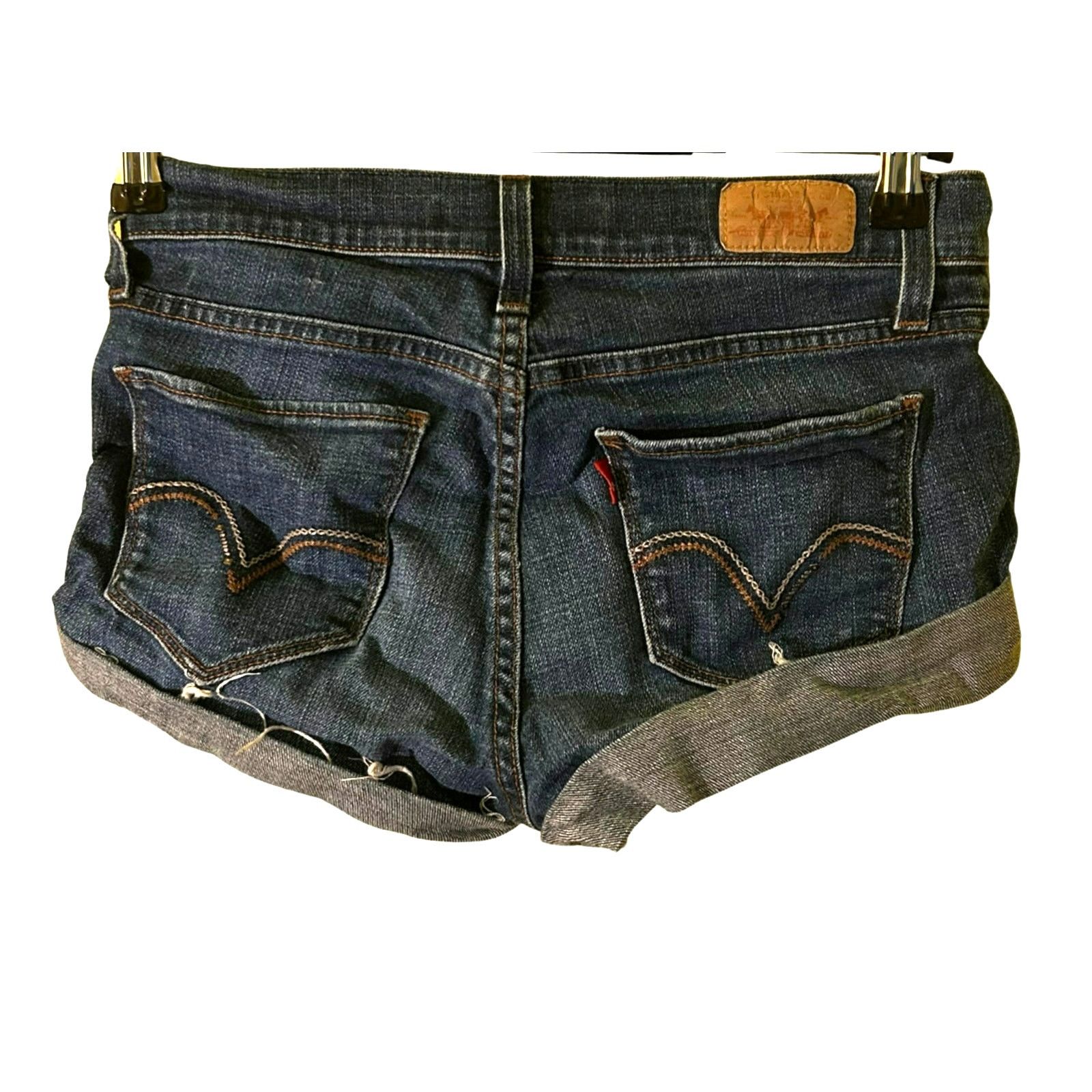Levi's Levi's 529 Curvy Cut Off Denim Shorts Women's 4 Dark Wash Size 27" / US 4 / IT 40 - 8 Thumbnail