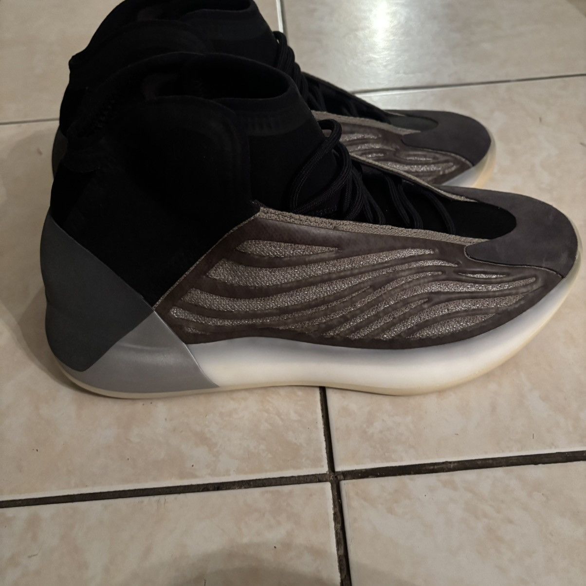 Yeezy Yeezy QNTM Size US 11 / EU 44 - 2 Thumbnail