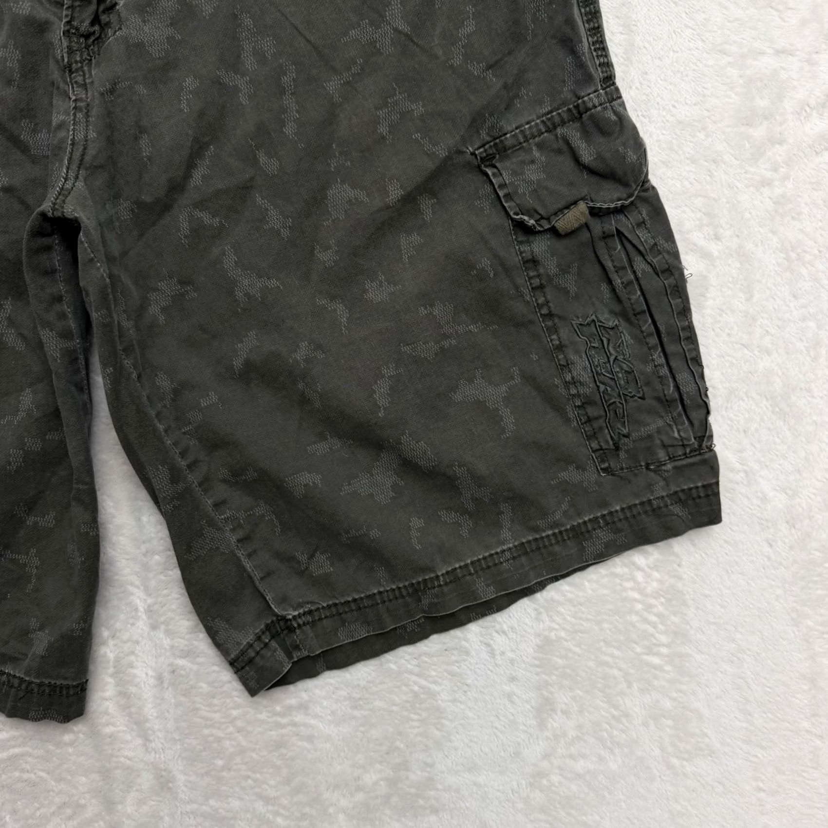 No Fear No Fear Royal Cargo Shorts Mens 38 Gray Camo Relaxed Inseam 12 in Summer Cargo Pocket Shorts Size US 38 / EU 54 - 3 Thumbnail
