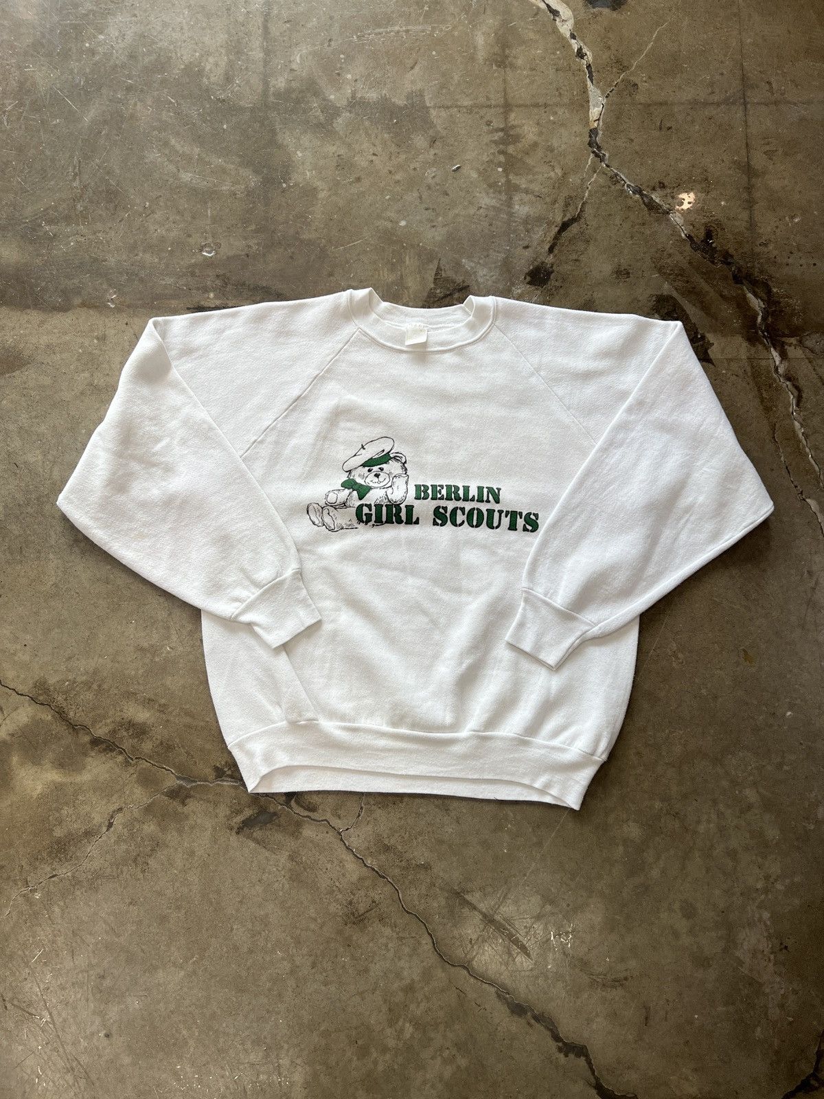 Vintage Vintage Berlin Girl Scouts Bear Cub Crewneck Large Size US L / EU 52-54 / 3 - 2 Thumbnail