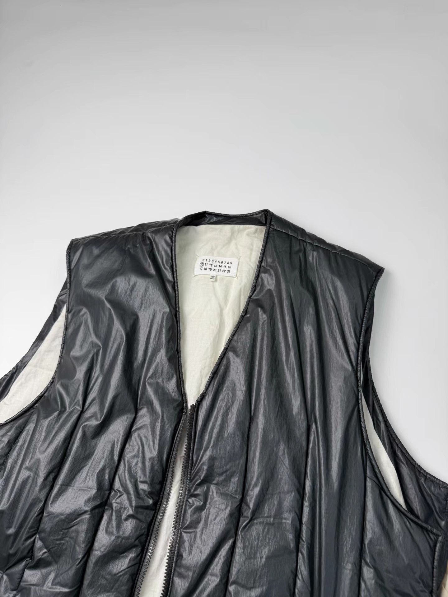 Maison Margiela Maison Margiela Down Vest K20 Size US S / EU 44-46 / 1 - 3 Thumbnail
