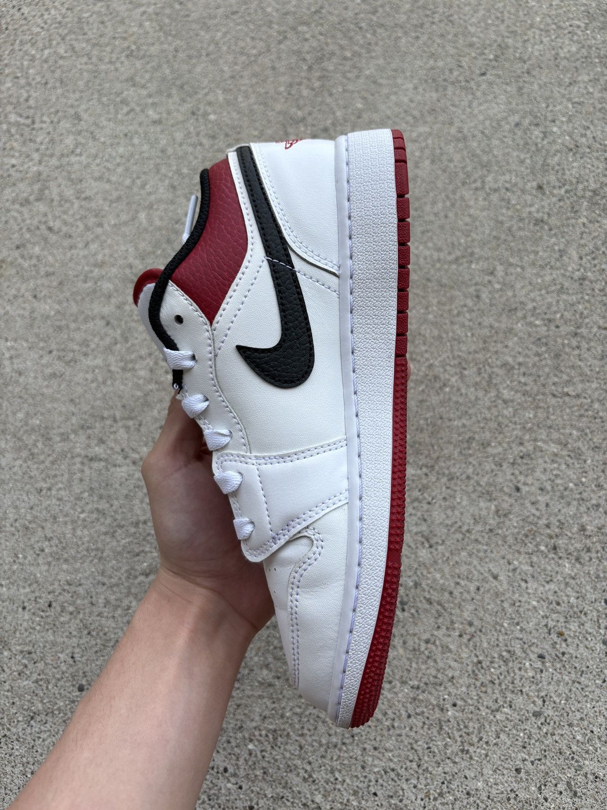 Jordan Brand 2021 Jordan 1 Low “White Gym Red” (GS) Size 5.5Y Size US 5.5 / EU 38 - 8 Thumbnail