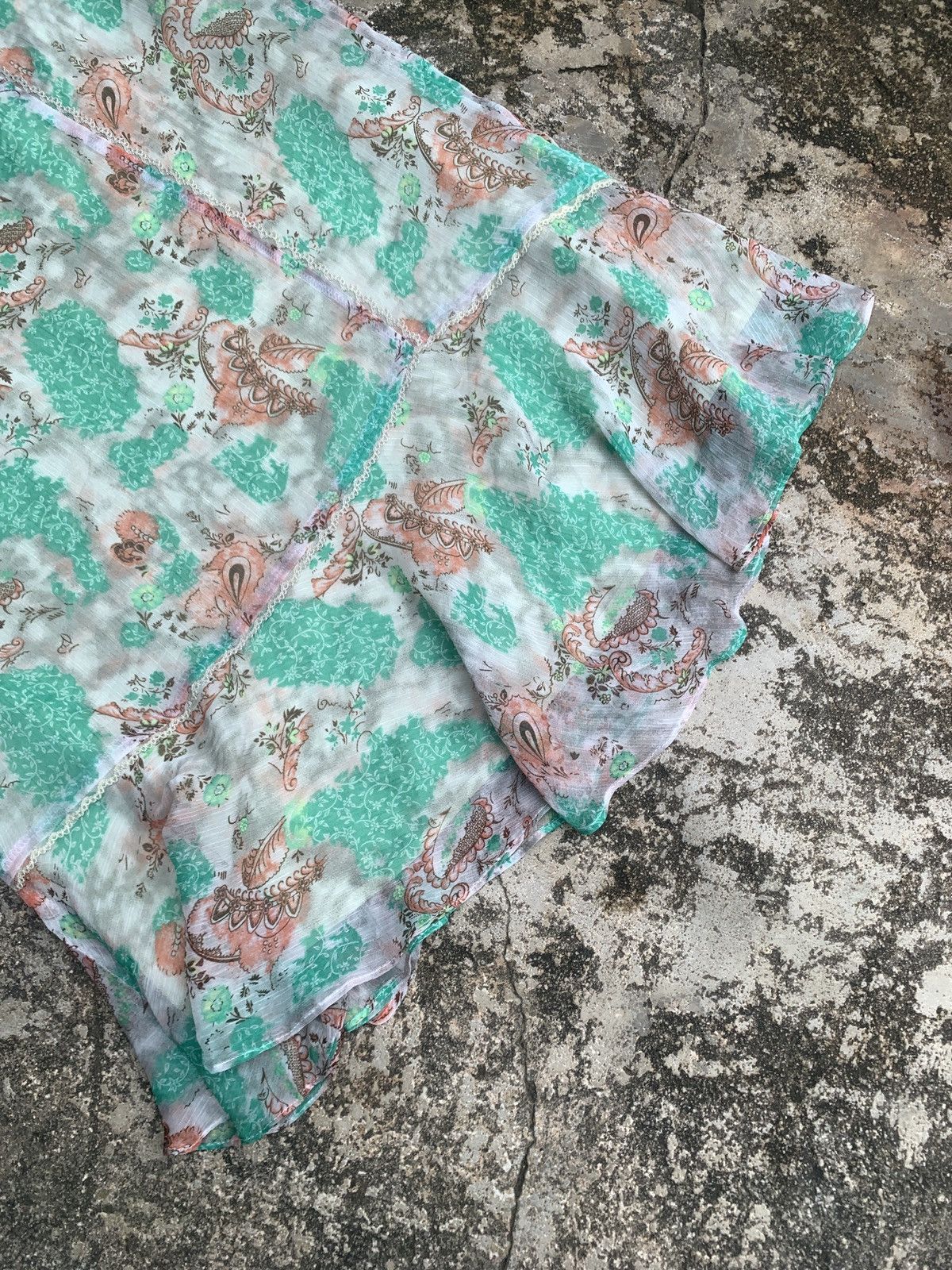 Vintage y2k Chic324 Paris Green Floral Trim Ruffle Mesh Midi Skirt Size 30" / US 8 / IT 44 - 4 Thumbnail