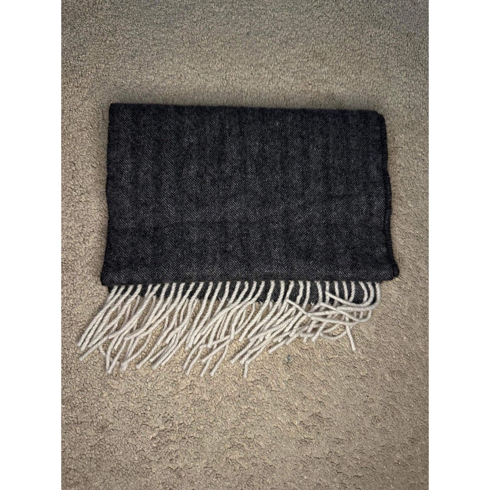 Other Amicale Pure Cashmere Herringbone Fringe Scarf Black/White Size ONE SIZE - 4 Thumbnail