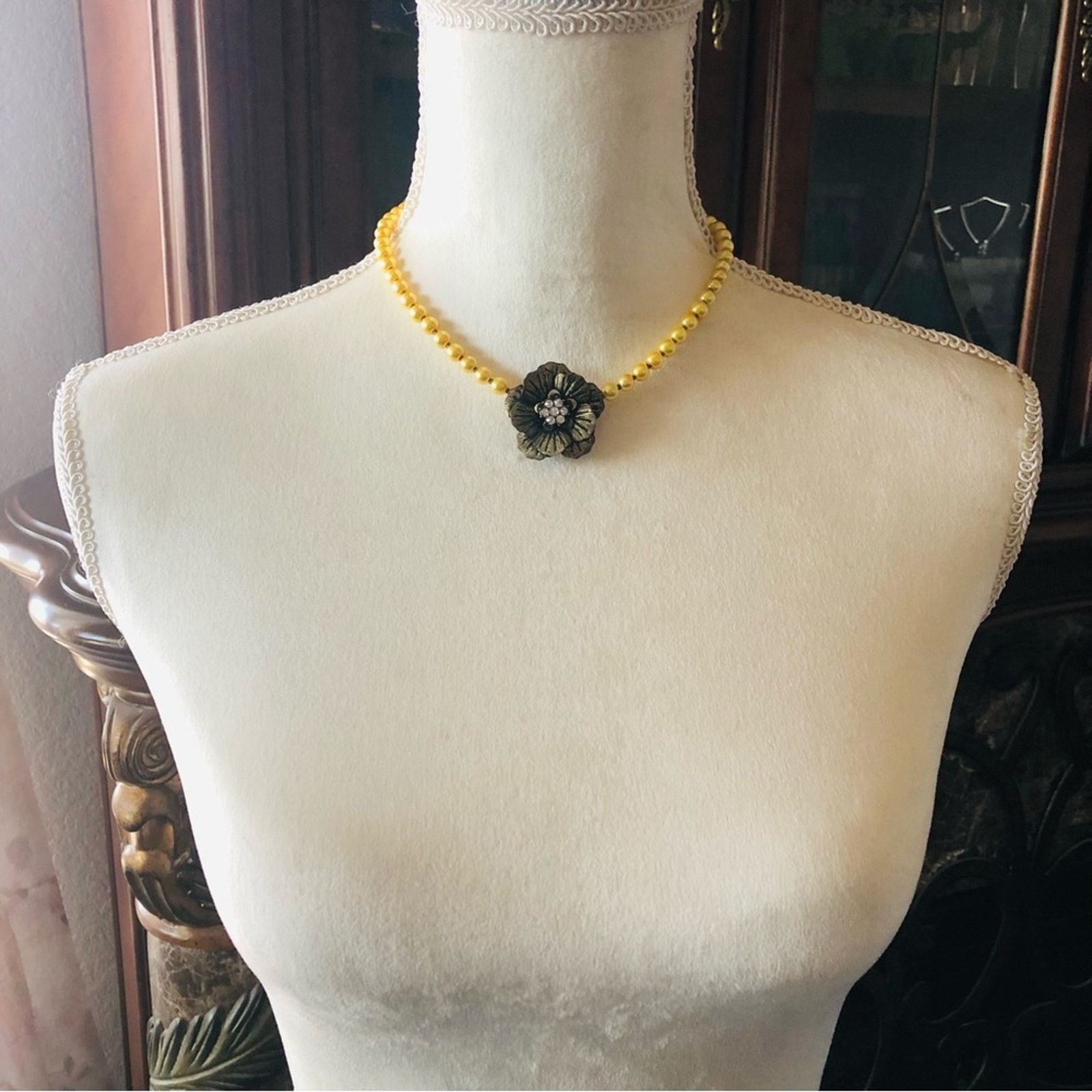 Handmade Handcrafted repurpose mellow yellow pendant Pearl necklace Size ONE SIZE - 5 Thumbnail