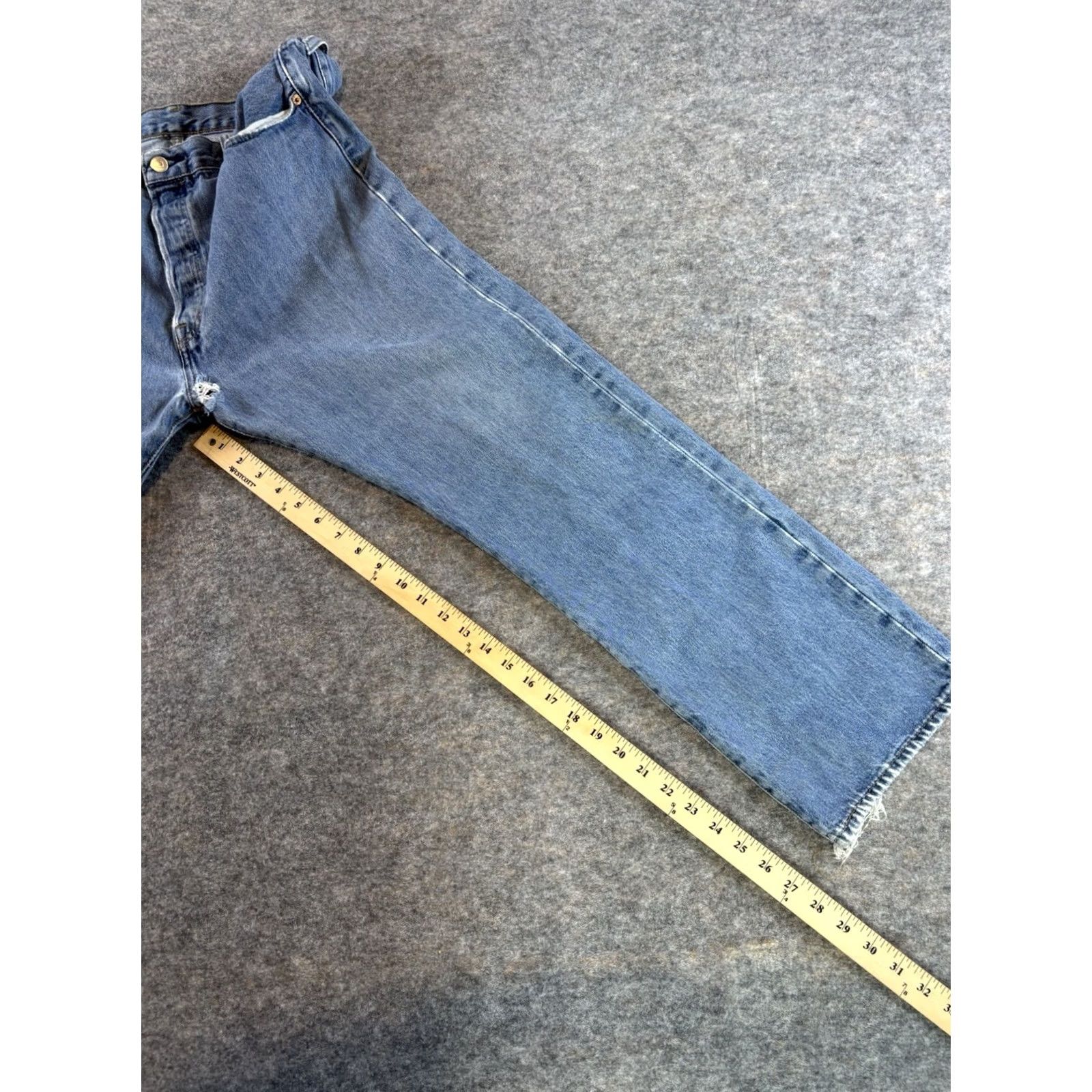 Levi's Levi's 501 Jeans Men's 36x30 Blue Denim Button Fly Straight Classic Regular Size 36 Mens Jeans USA 501 Series Vintage: No Size US 36 / EU 52 - 3 Thumbnail