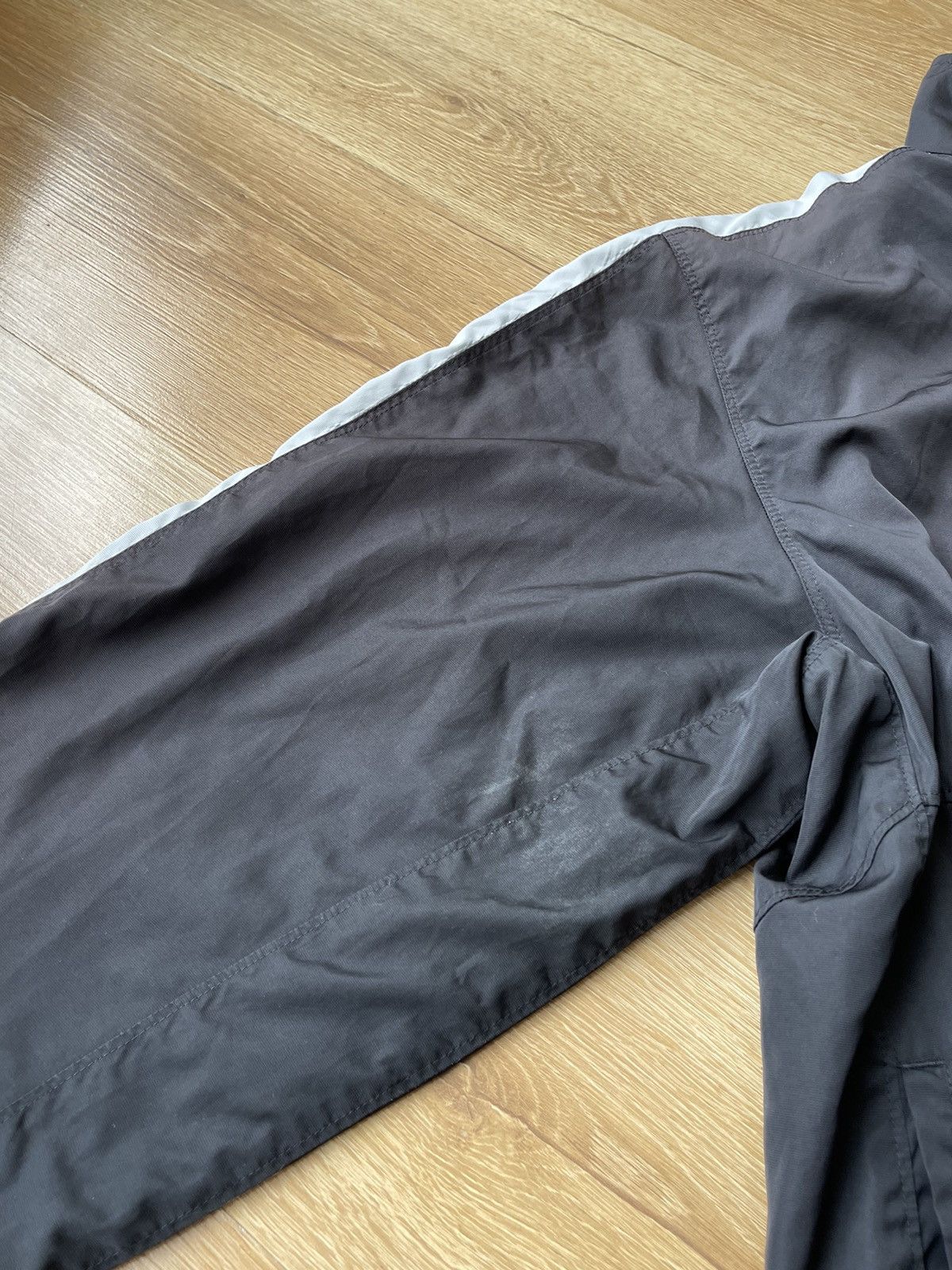 Nike Vintage Nike Sportswear Windbreaker Spellout Track Jacket Size US L / EU 52-54 / 3 - 16 Thumbnail