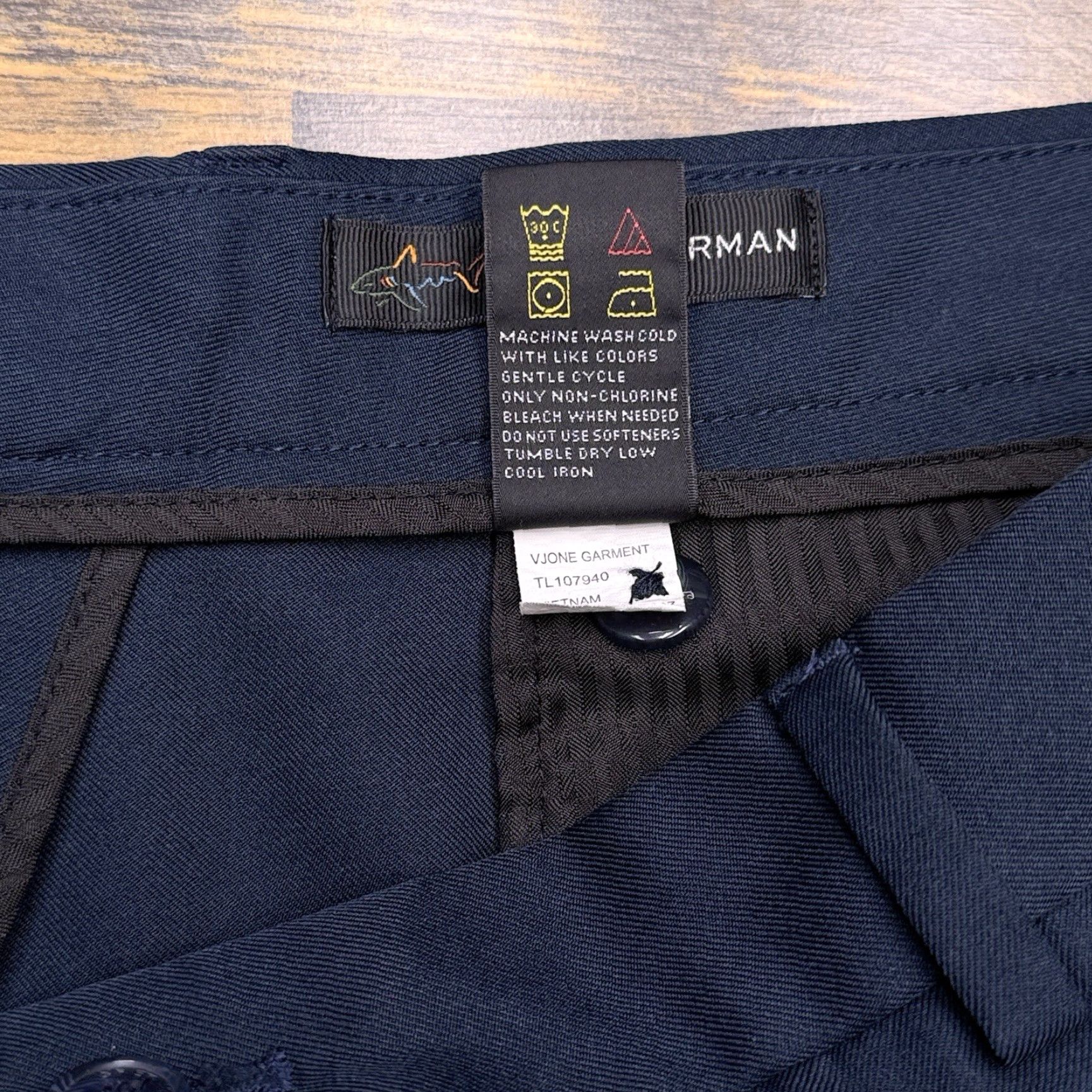 Vintage **Greg Norman Mid Rise Chino Shorts 36 Regular Fit Navy Blue Golf** User: **Greg Norman Mid Rise Chino Shorts 36 Navy Blue Golf** Size US 36 / EU 52 - 4 Thumbnail