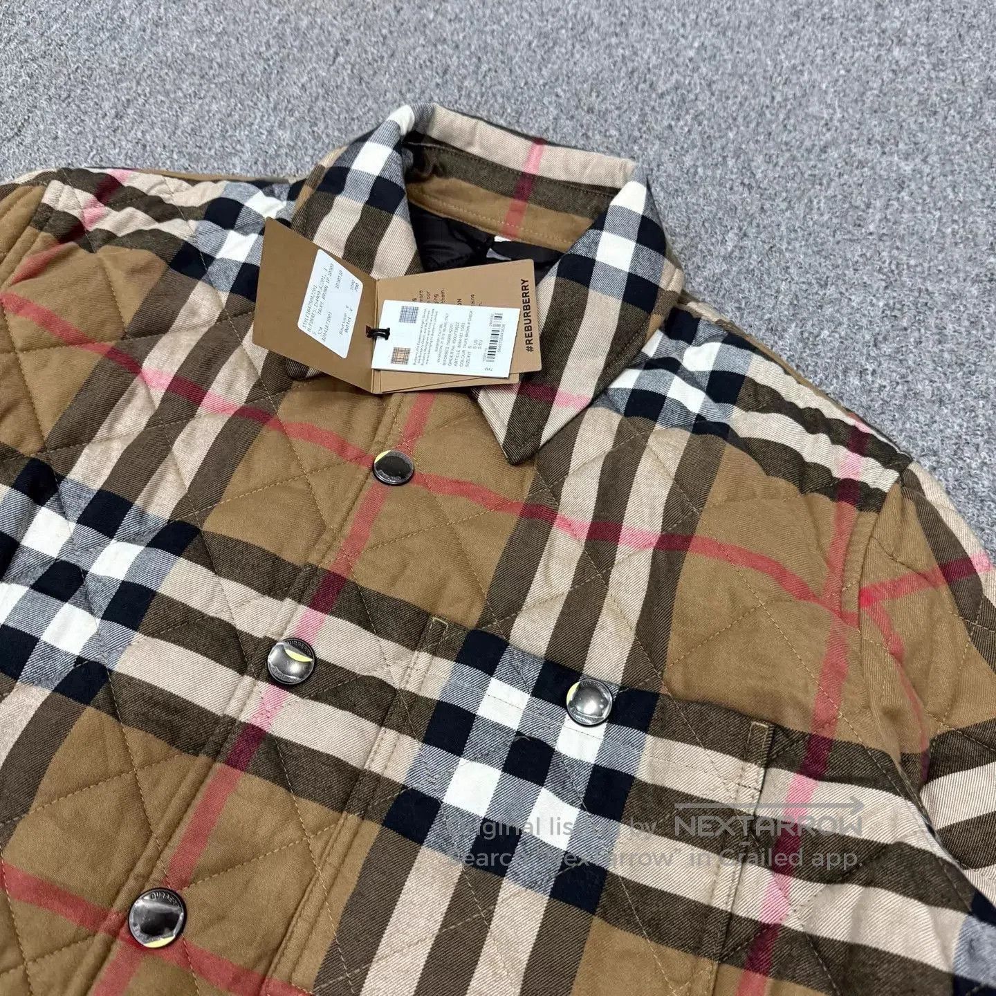 Burberry Beige Check Quilted Jacket Size S. Size US S / EU 44-46 / 1 - 3 Thumbnail
