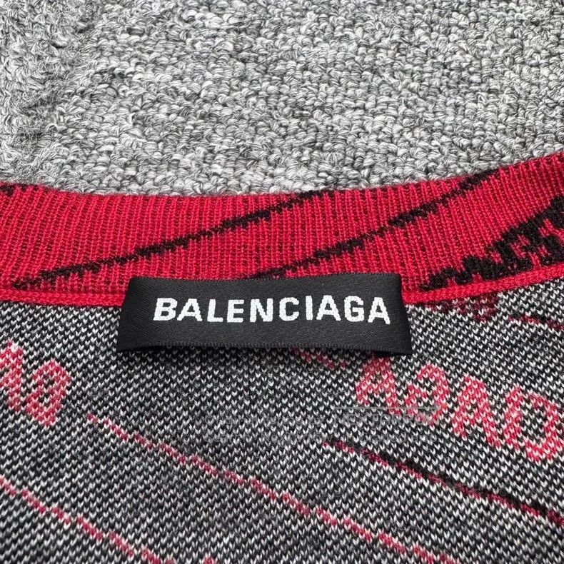 Balenciaga Balenciaga Bullet Screen Full Print Fleece Sweater Size US XS / EU 42 / 0 - 2 Thumbnail