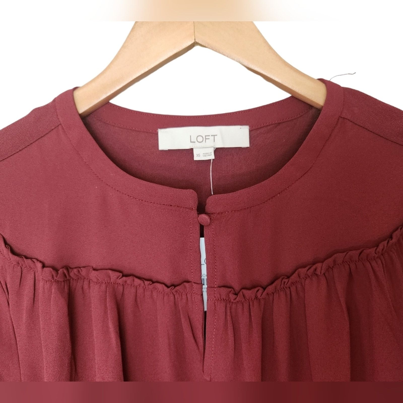 Loft NWT Loft Split Neck Mixed Media Top xS Size XS / US 0-2 / IT 36-38 - 10 Thumbnail