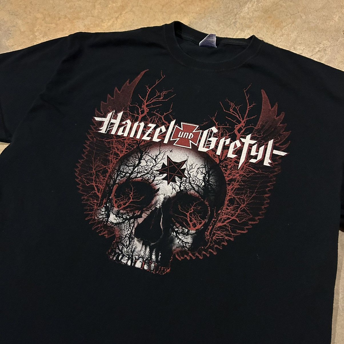 Band Tees × Vintage Crazy Vintage Y2K Hanzel und Gretyl Skull Metal Band Tee Size US XXL / EU 58 / 5 - 2 Thumbnail