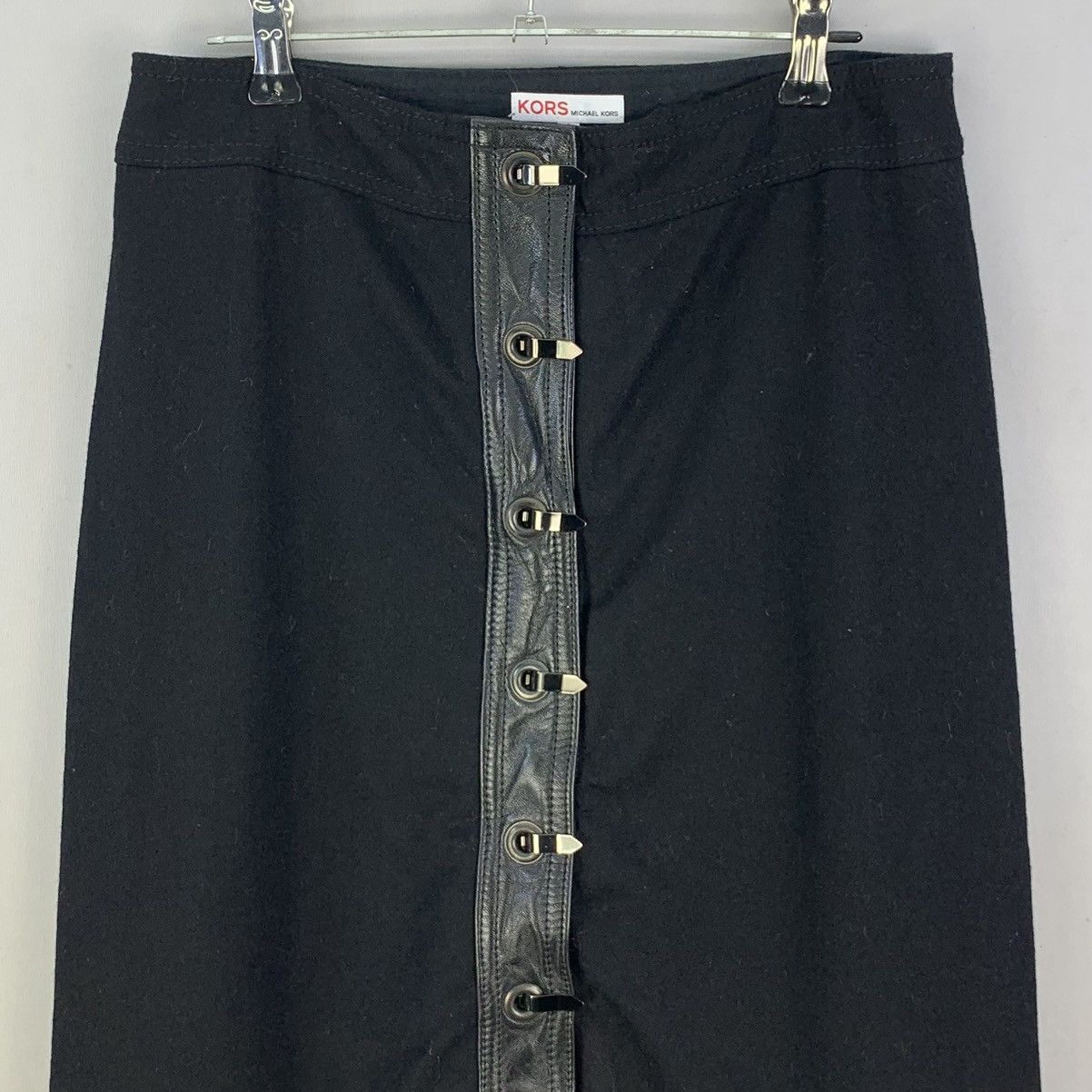 Michael Kors Michael Kors Vintage Black Midi Skirt Front Buckle Strap Size 28" / US 6 / IT 42 - 2 Thumbnail