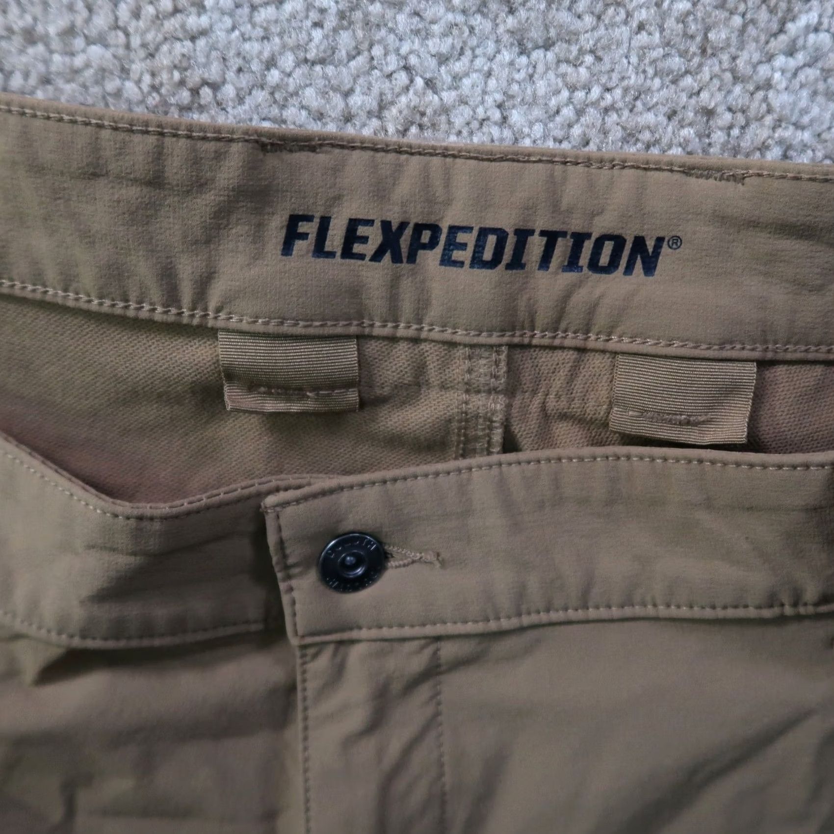 Vintage Duluth Trading Flexpedition Relaxed Cargo Pants Mens 44x30 Tan Stretch Workwear Pants Mens 44x30 Tan Cargo Pocket Size US 44 / EU 60 - 3 Thumbnail