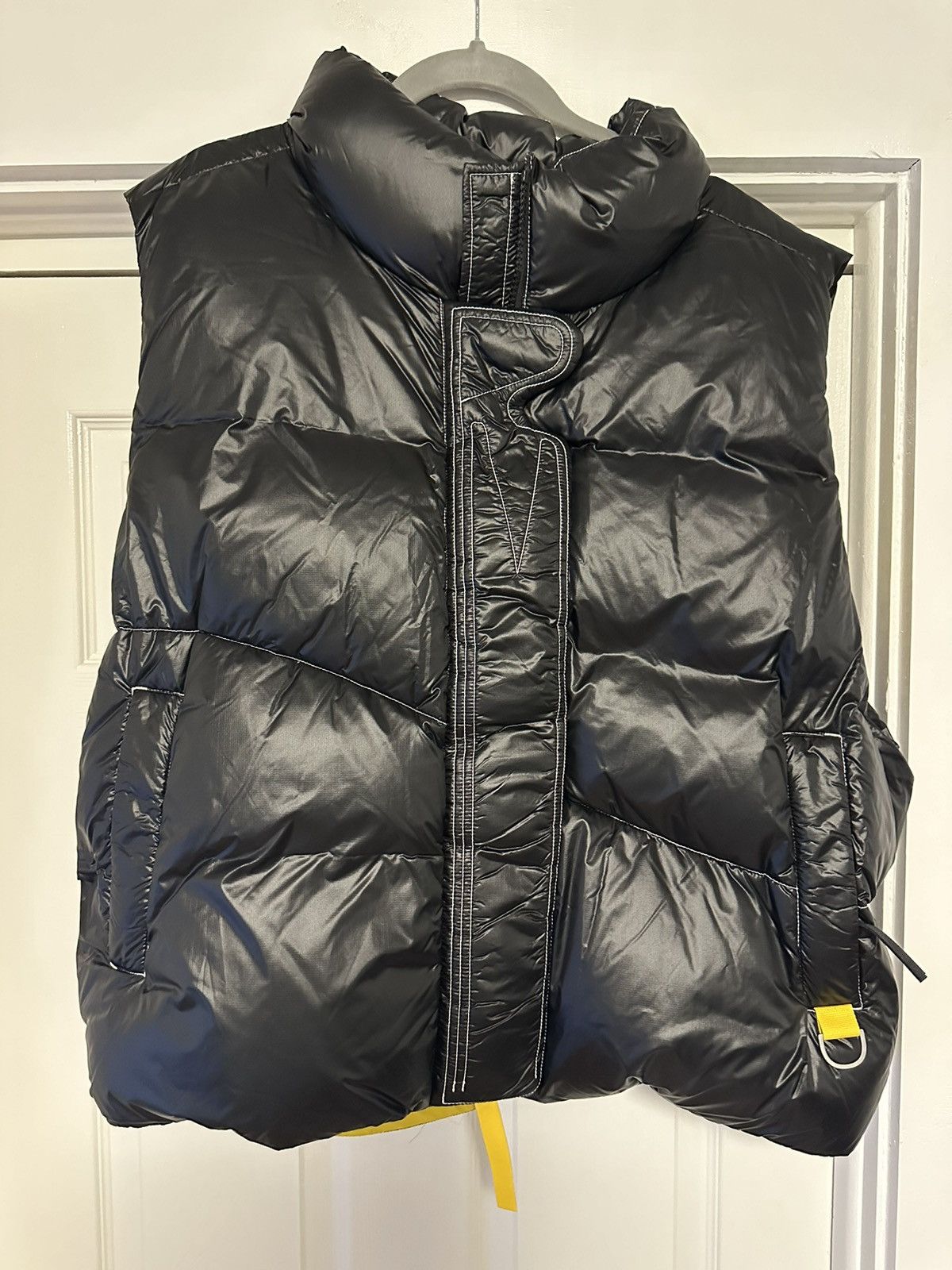Canada Goose × Pyer Moss Canada Goose x Pyer Moss Vest - Black CG Disc Vest Size US XL / EU 56 / 4 - 2 Thumbnail