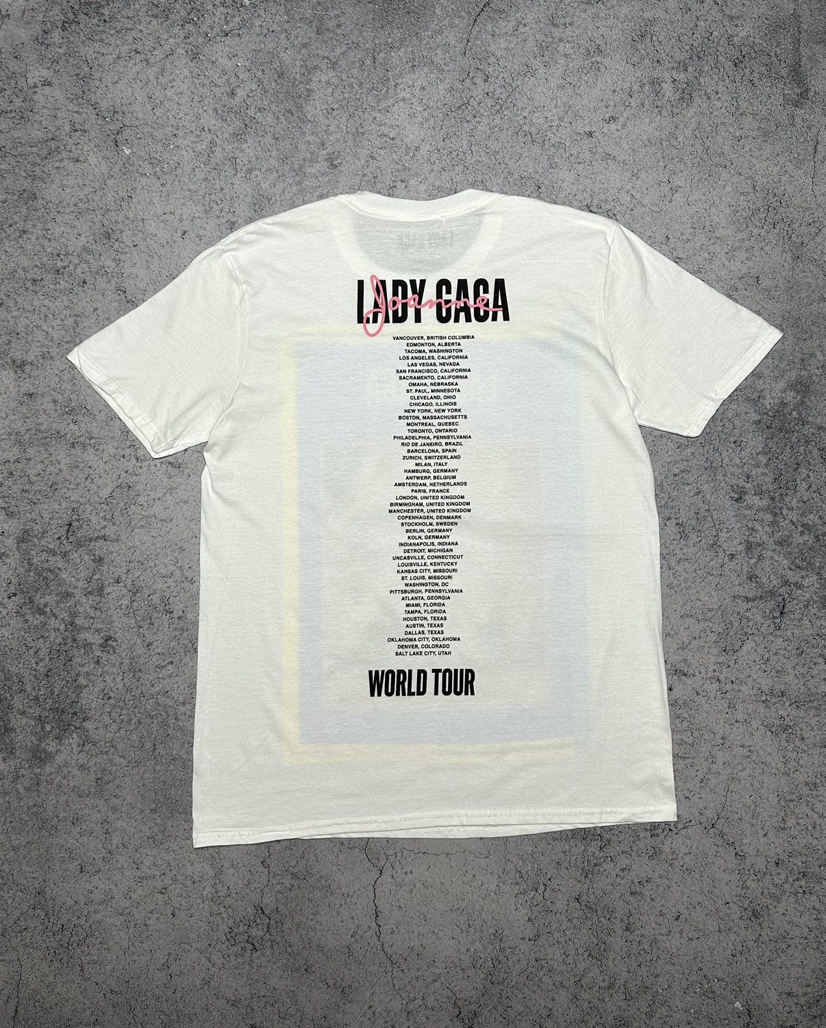 Band Tees Lady Gaga Joanne 2017 World Tour Photo T-Shirt Size US L / EU 52-54 / 3 - 8 Thumbnail