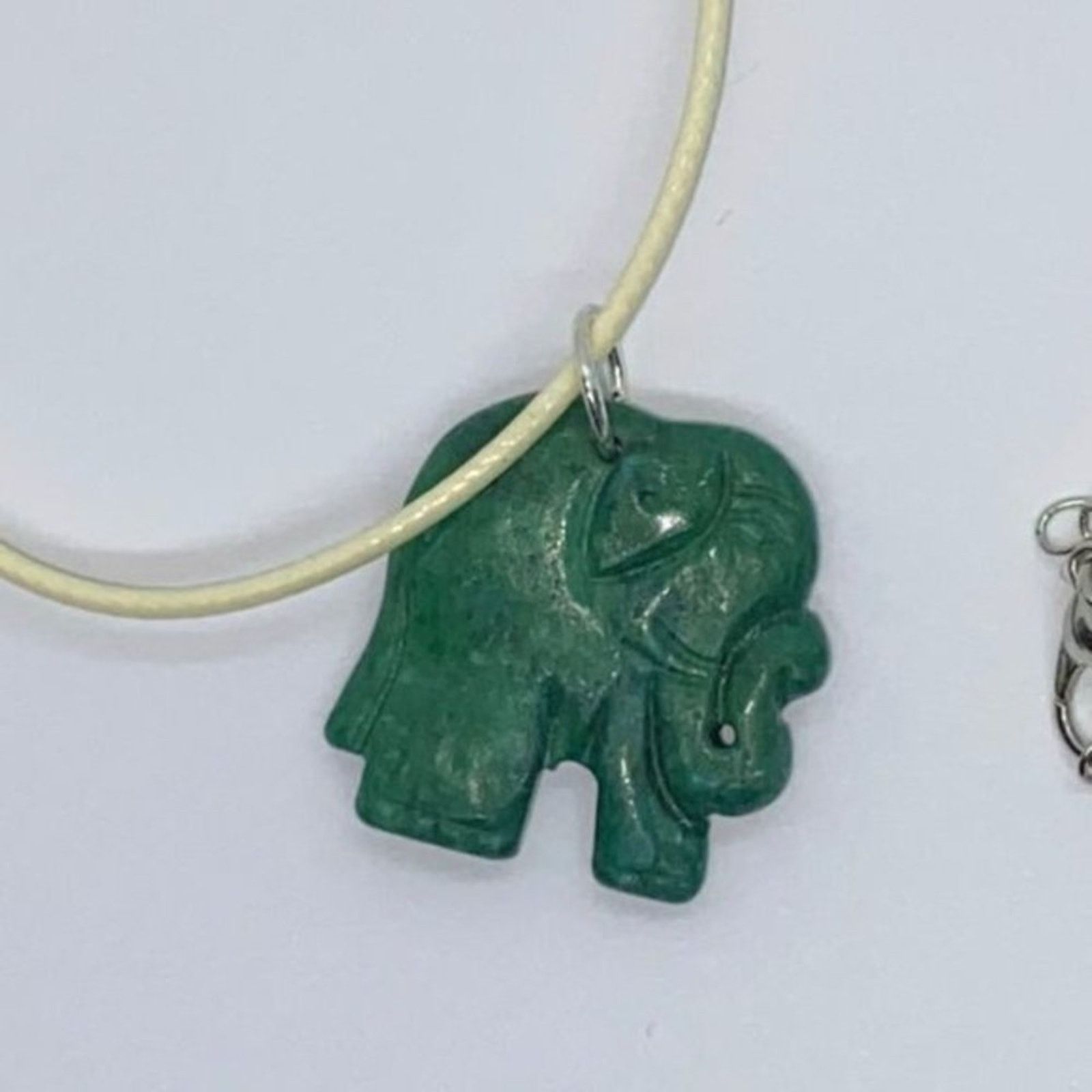 Handmade Handmade Cream Wax Green Elephant Necklace Size ONE SIZE - 3 Thumbnail