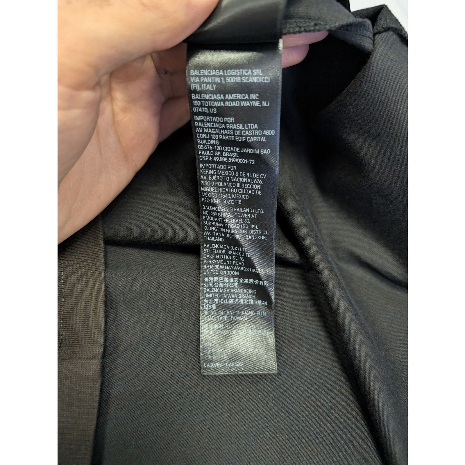Balenciaga o1rshd1 Beverly Hills Vintage Jersey T-Shirt in Washed Black Size US M / EU 48-50 / 2 - 19 Thumbnail