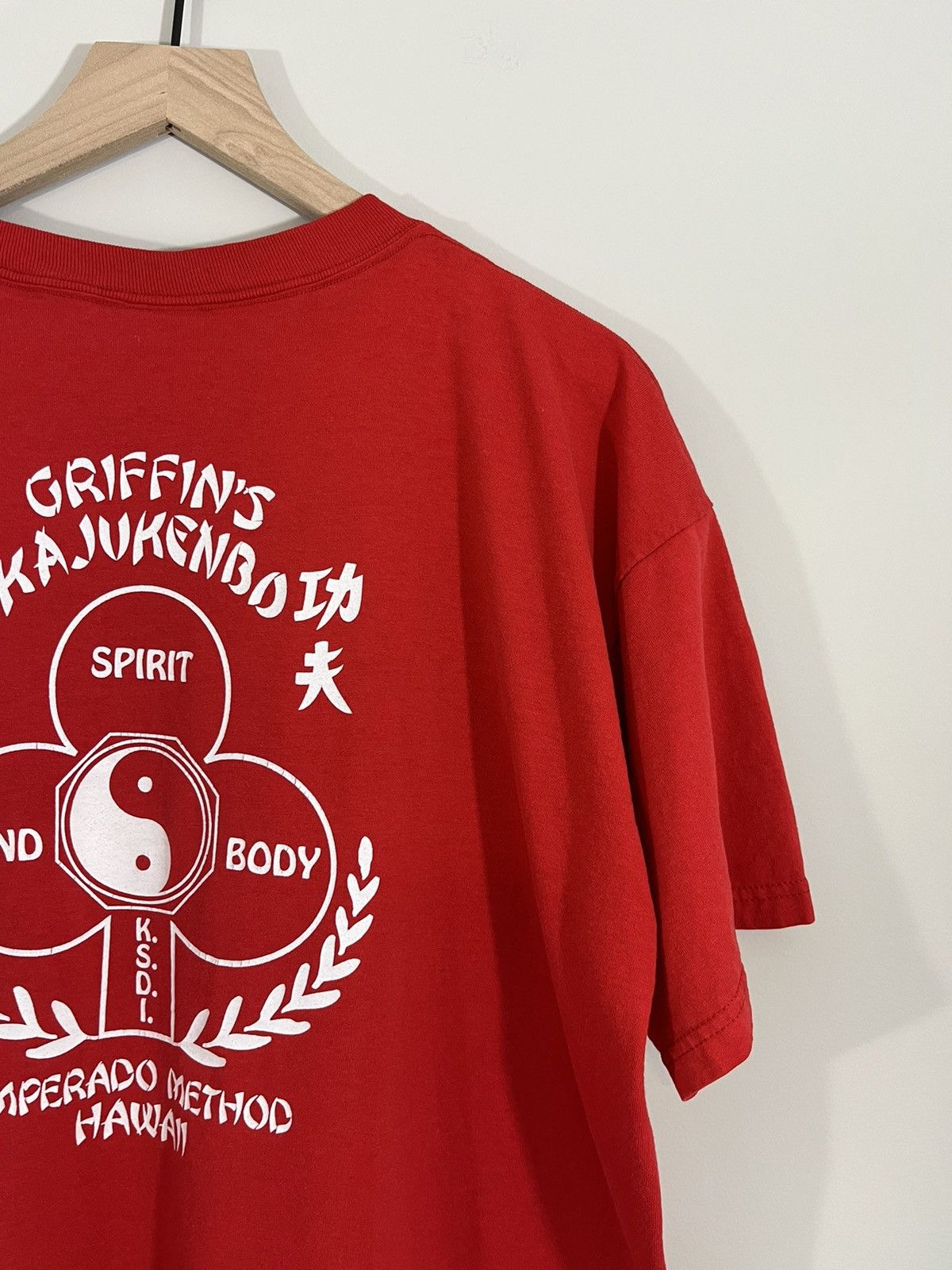Vintage Hawaii Martial Arts 90s Faded Tee Size US XL / EU 56 / 4 - 13 Thumbnail