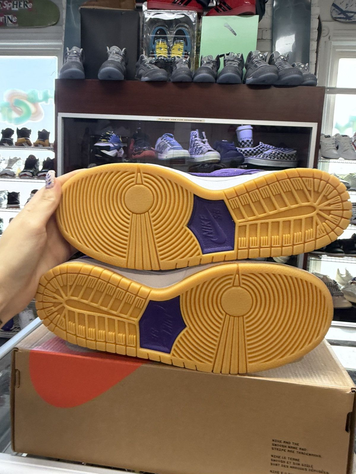 Nike Nike SB Dunk Low ‘Purple Suede’ Size US 9 / EU 42 - 5 Thumbnail