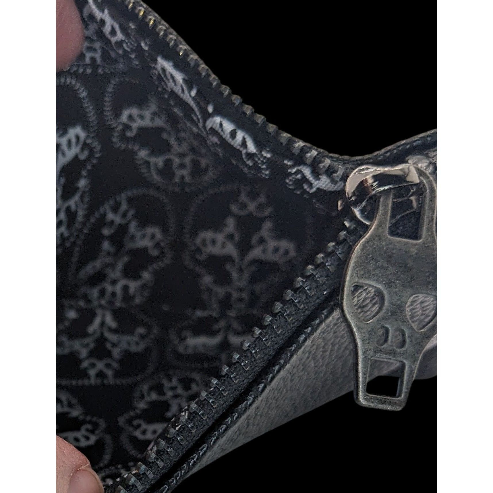 Other Gothic Skull Black Leather Gothic Skull Wristlet Clutch With Size ONE SIZE - 3 Thumbnail