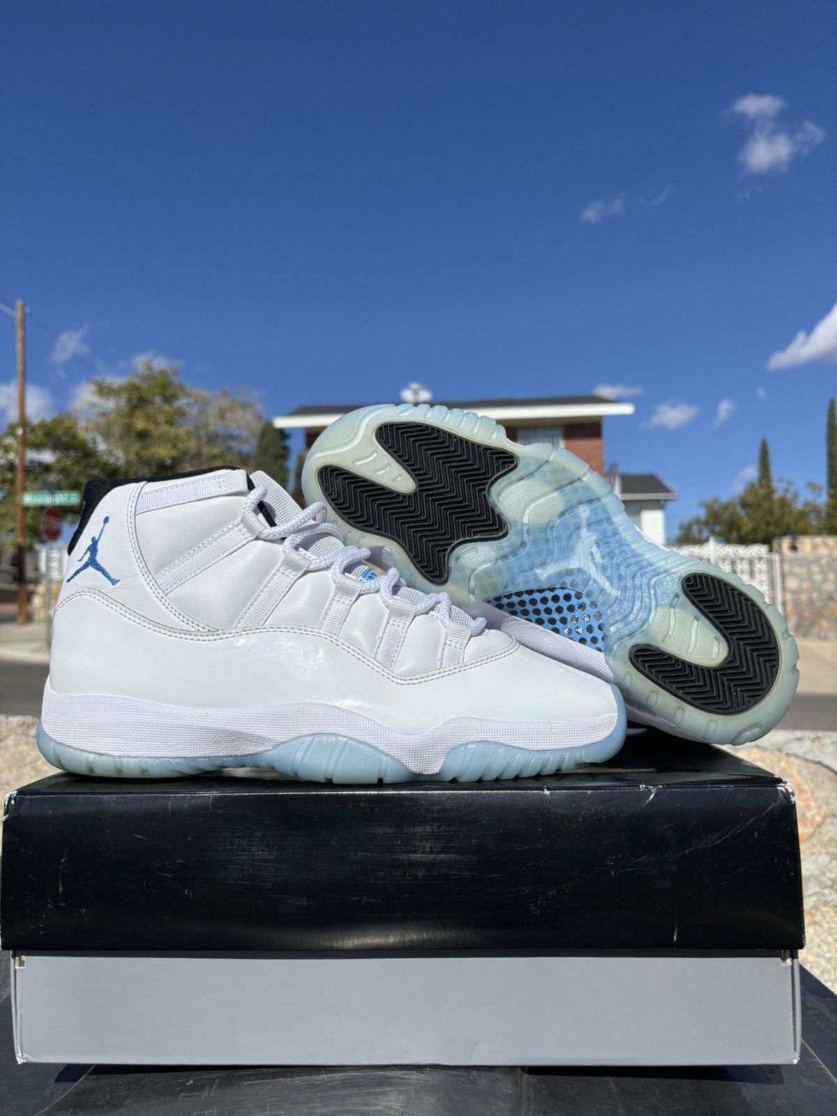 Jordan Brand Air Jordan 11 Retro “ Legend Blue” Size US 9 / EU 42 - 5 Thumbnail