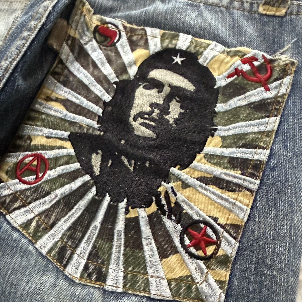 Red Monkey 2000s Techno Japan Embroidery Che Guevara Fade Wash Jeans Size US 29 - 4 Thumbnail