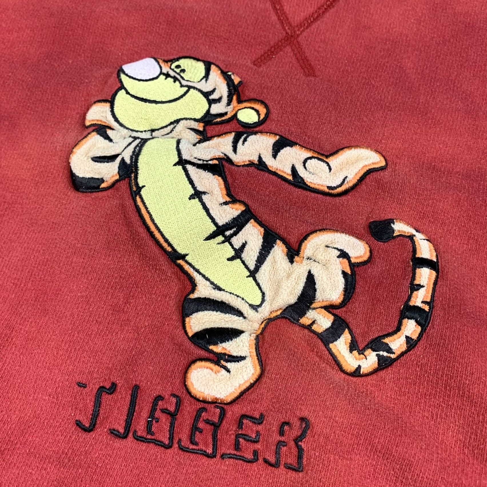 Disney Disney Tigger Sweatshirt Womens M Red Embroidered 90s Pullover Crew Neck Long Sleeve Sweatshirt Victorian? Size M / US 6-8 / IT 42-44 - 4 Thumbnail