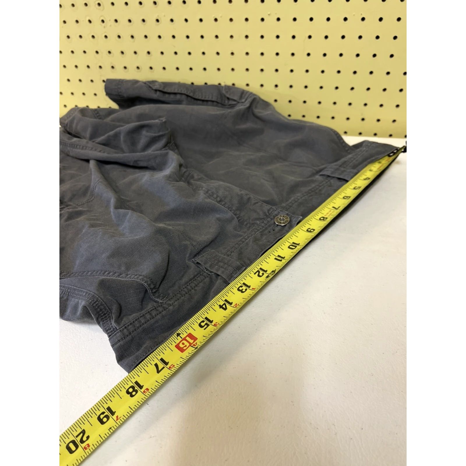 The North Face The North Face Mens 36 Gray Cotton Ripstop Cargo 10” Shorts Flat Front Regular Cargo Pockets Outdoor Shoes/Clothes? Size US 36 / EU 52 - 7 Thumbnail