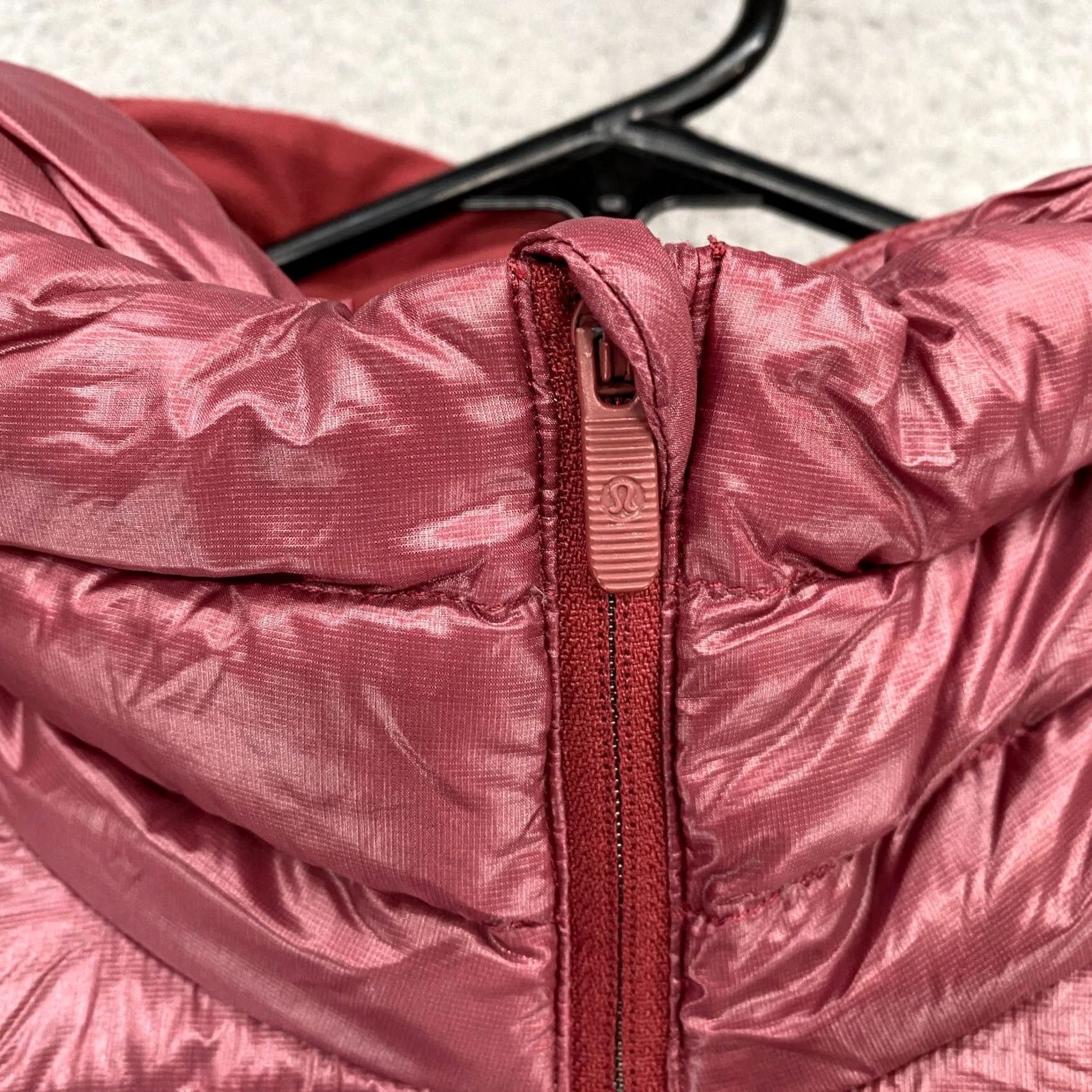 Lululemon Lululemon Puffer Jacket Womens 6 Pack It own Maroon Grey Goose Down Maroon Red Jacket Coat Down Packable Full Zip Hooded 6 Size M / US 6-8 / IT 42-44 - 5 Thumbnail