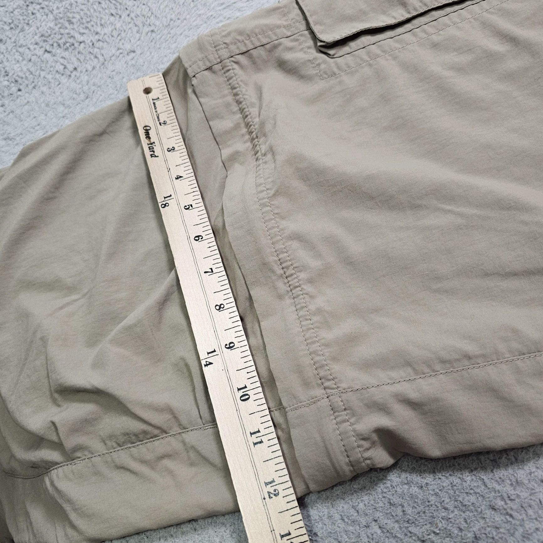 Mountain Hardwear Mountain Hardwear Mens Pants 2XL Beige Convertible Zip Off Cargo Hiking OM2192 Size US 39 - 7 Thumbnail