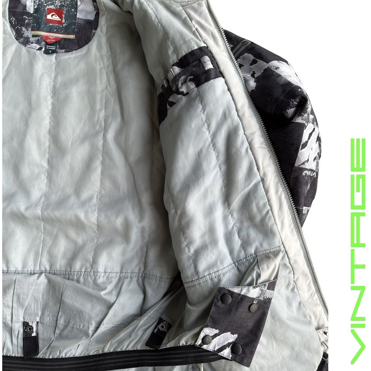 Quiksilver QUICKSILVER ABSTRACT CHECKERBOARD LOGO SKI JACKET_SMALL Size US S / EU 44-46 / 1 - 9 Thumbnail