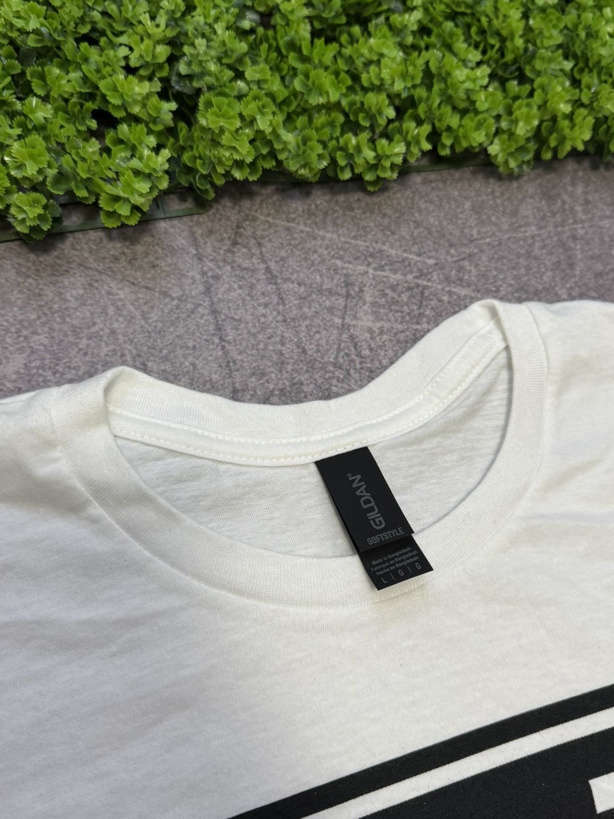 Band Tees Oasis 2024 Merchandising Ltd T-Shirts Band Tee White Size US L / EU 52-54 / 3 - 3 Thumbnail