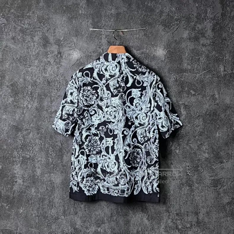 Versace Versace Baroque print cotton short-sleeved shirt Size US XS / EU 42 / 0 - 2 Thumbnail