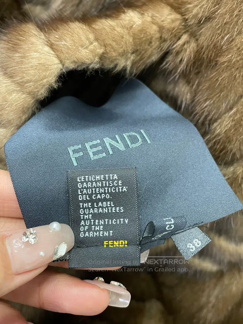 Fendi Fendi Honey Brown Suede Fur Jacket, Reversible Size XS / US 0-2 / IT 36-38 - 5 Thumbnail